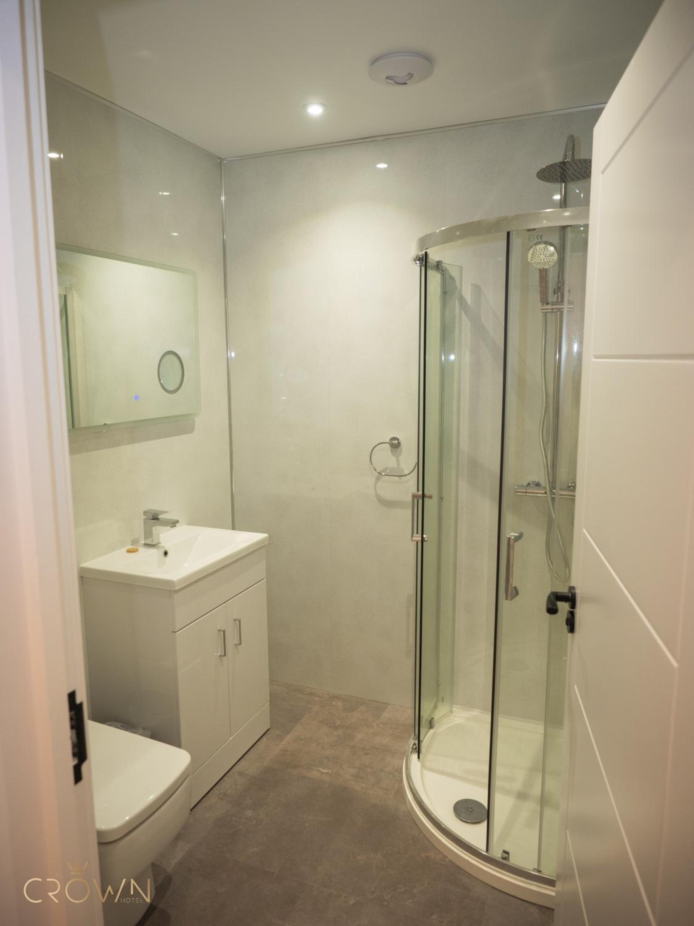 Deluxe Double or Twin Room - Photo 9