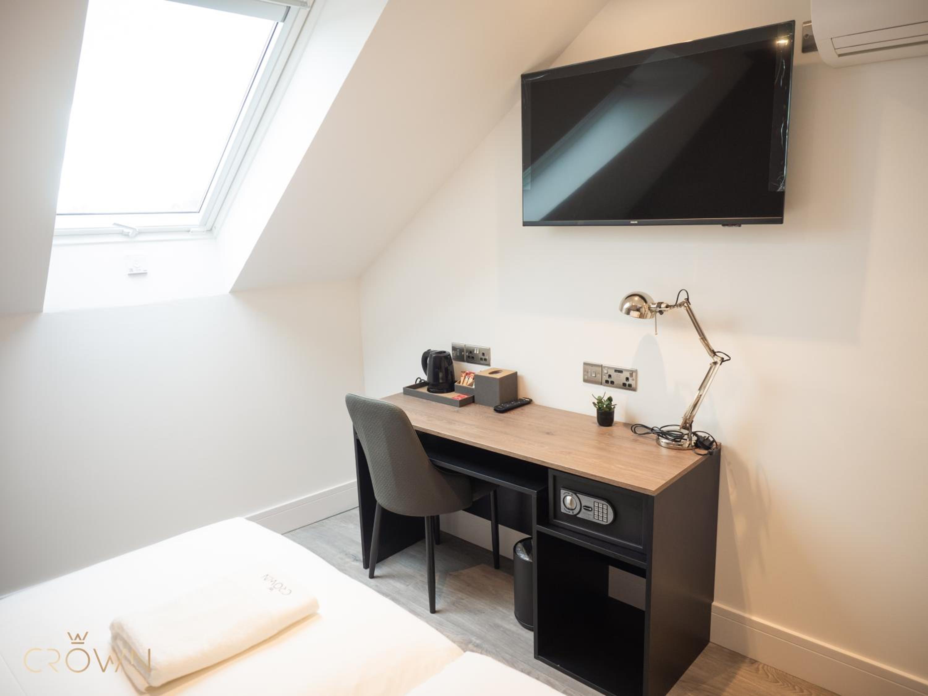Deluxe Double or Twin Room - Photo 17