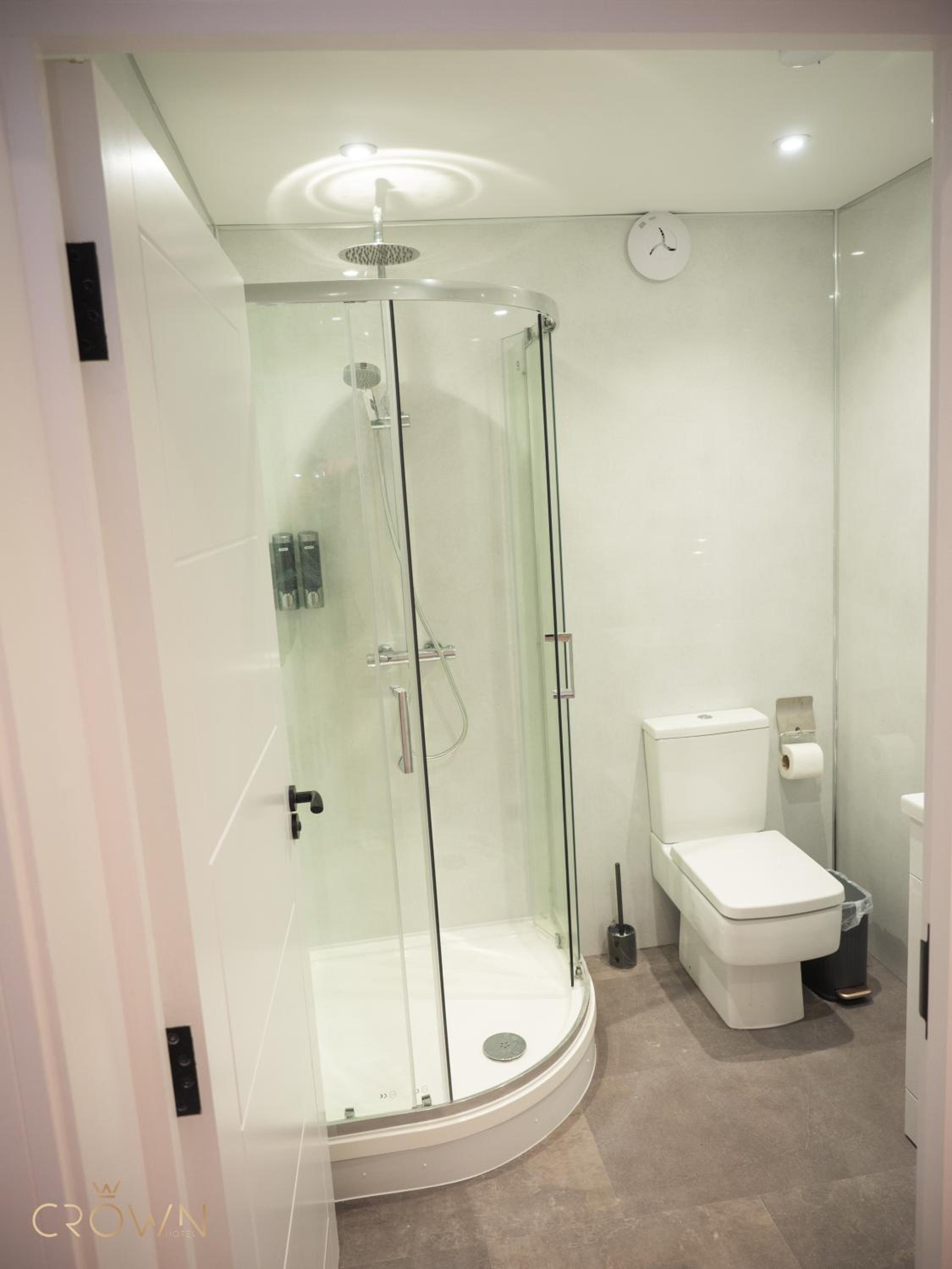 Queen Room - Photo 10