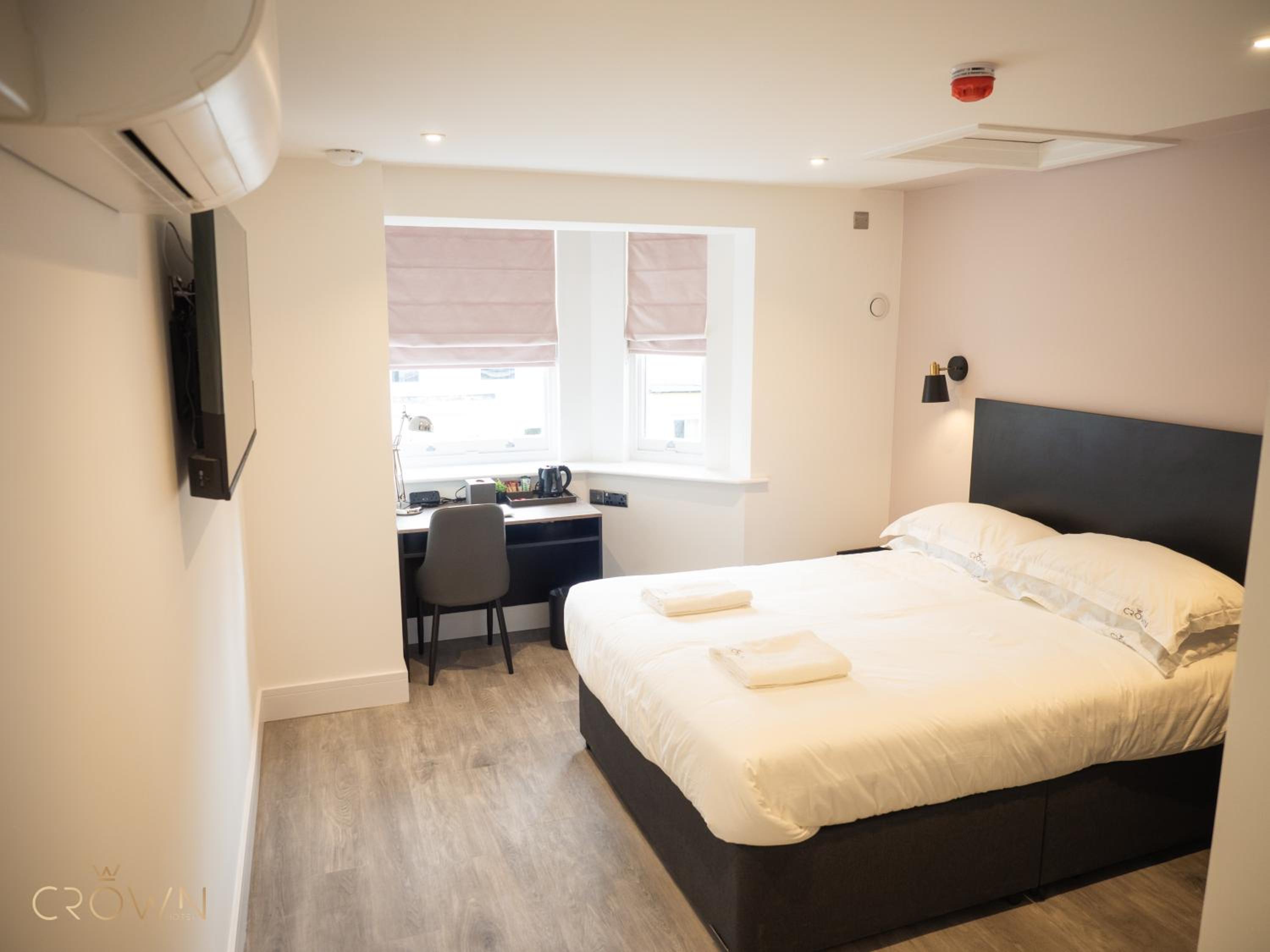 Queen Room - Photo 9