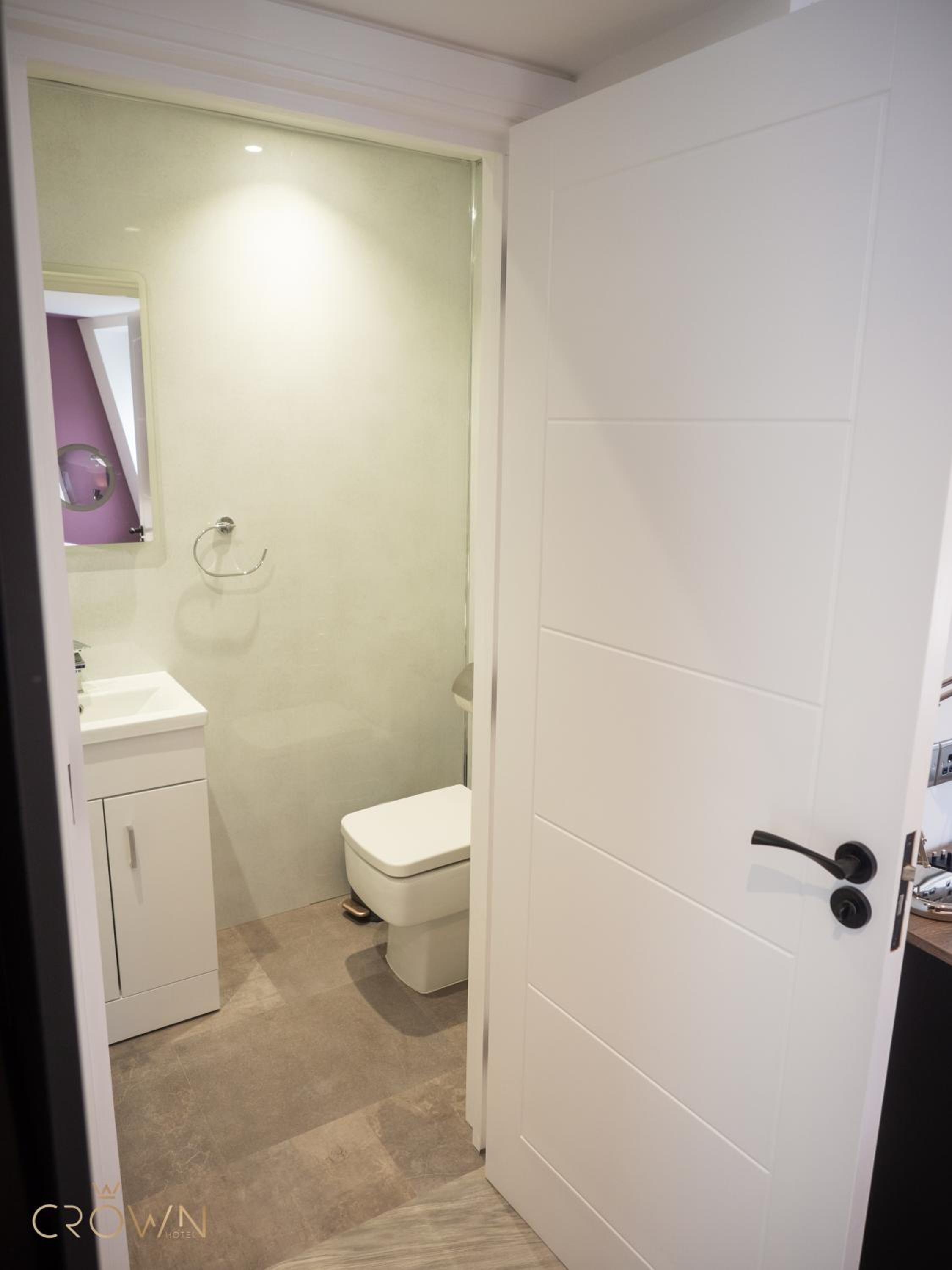 Queen Room - Photo 20