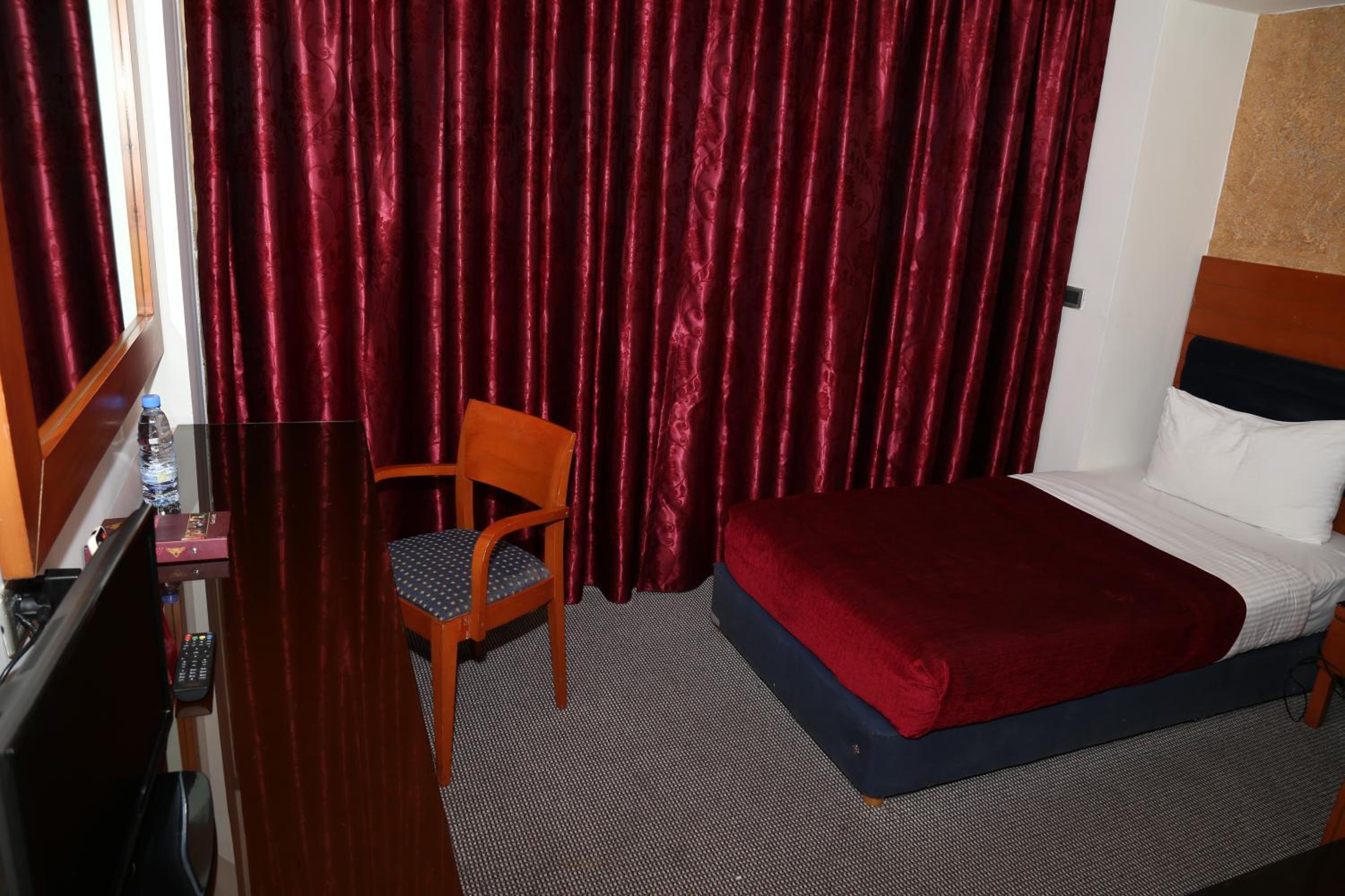 Economy Single Room - Photo 2