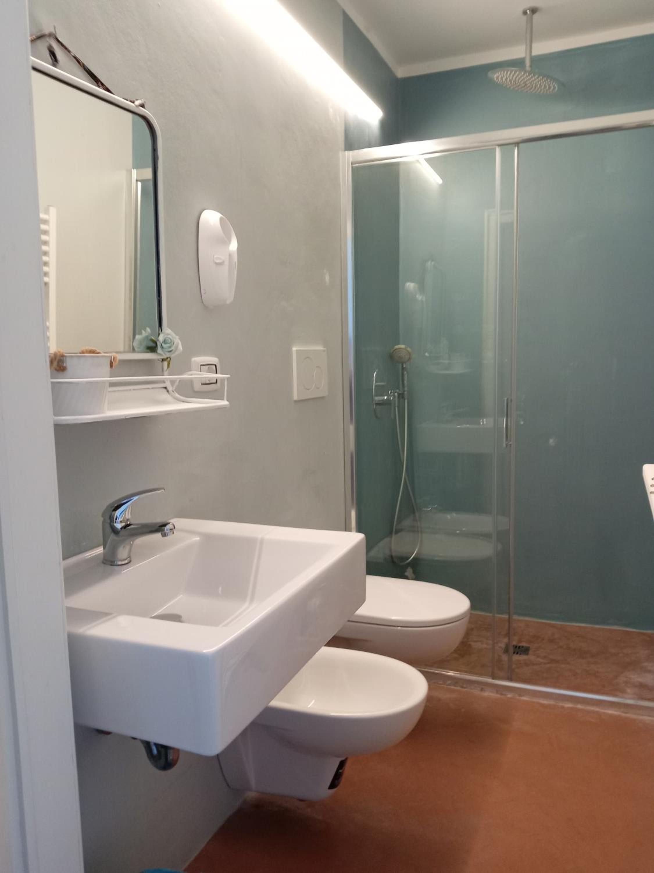 One-Bedroom Apartment - Photo 3