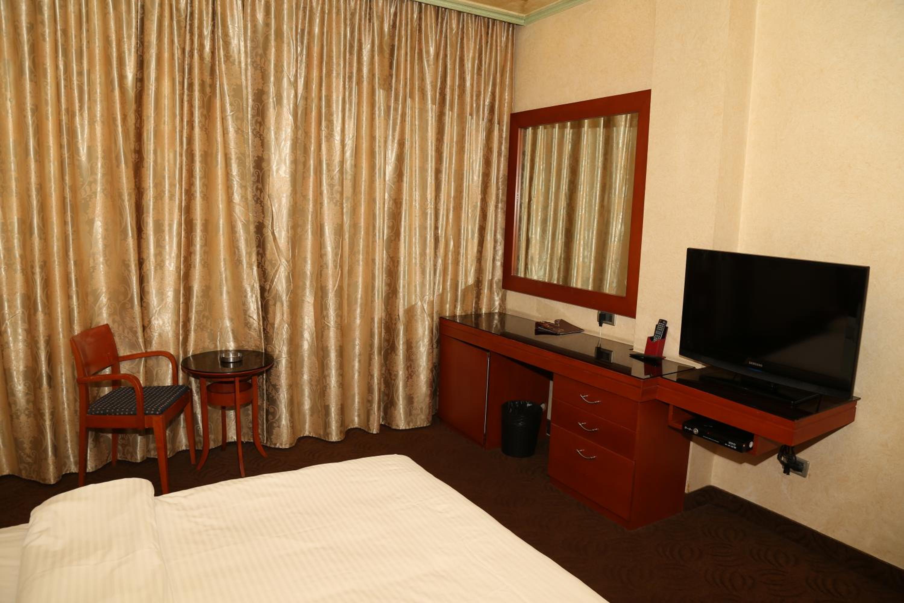 Economy Single Room - Photo 3