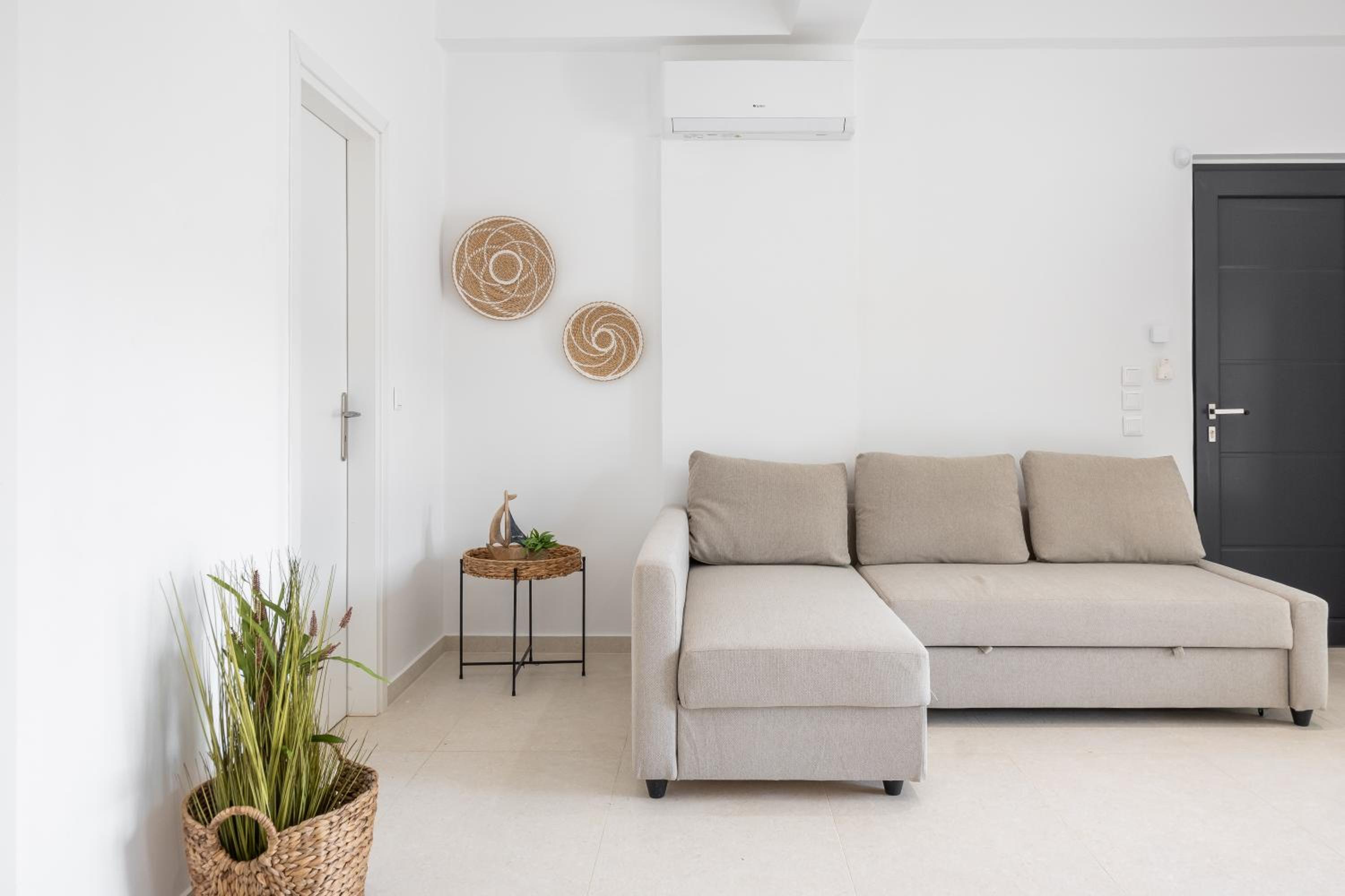 One-Bedroom House photo 2