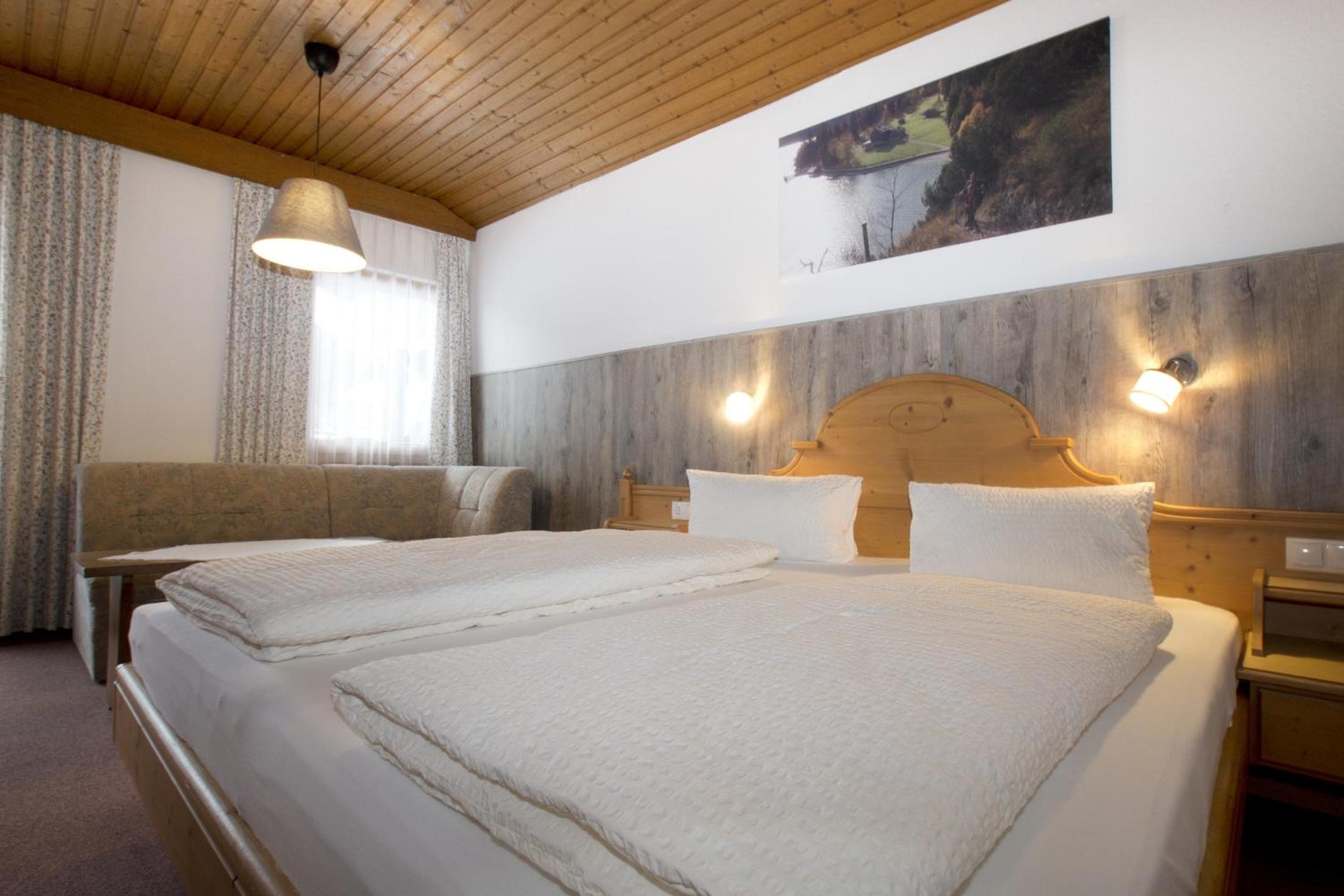 Deluxe Double Room photo 3
