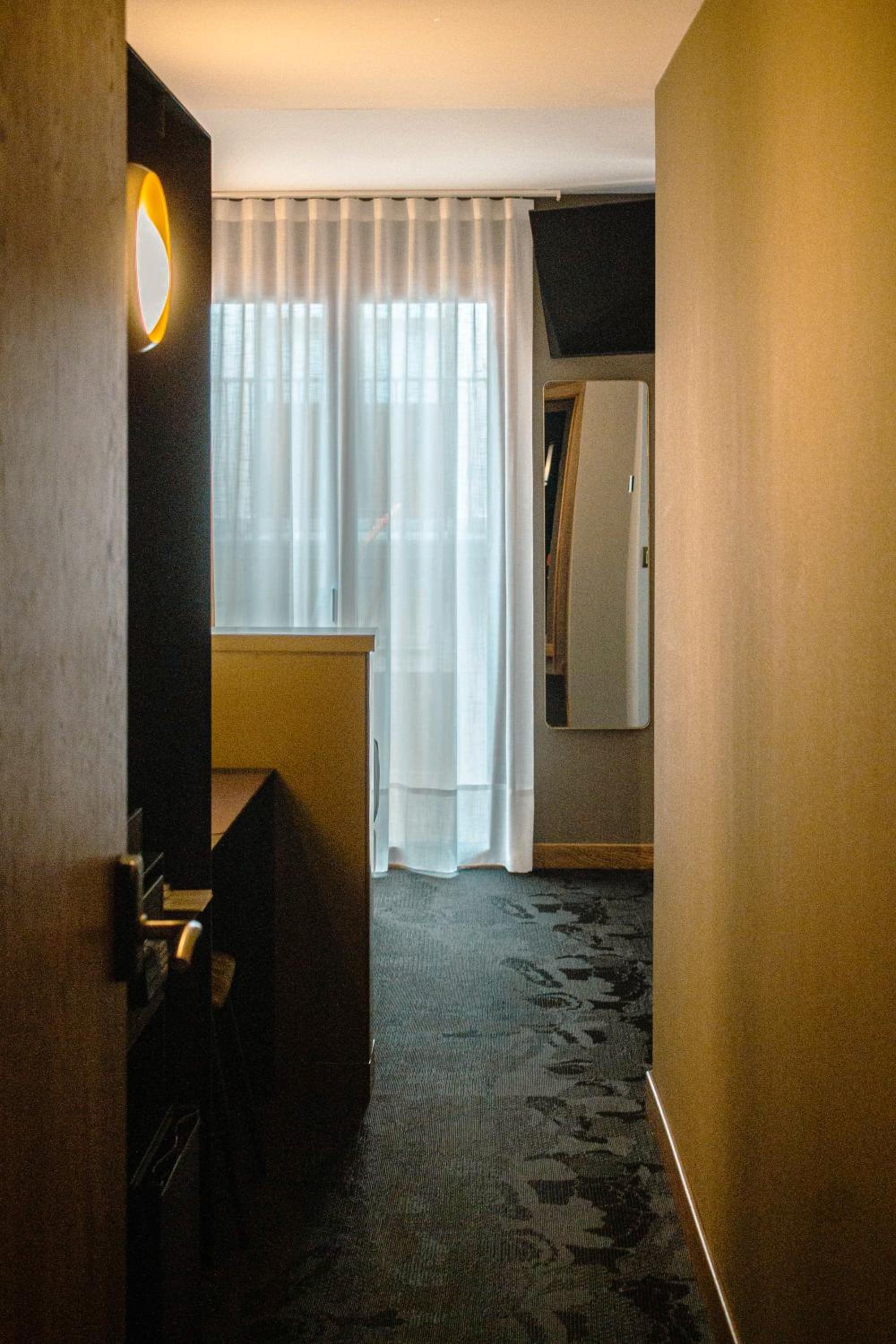 Single Room photo 3