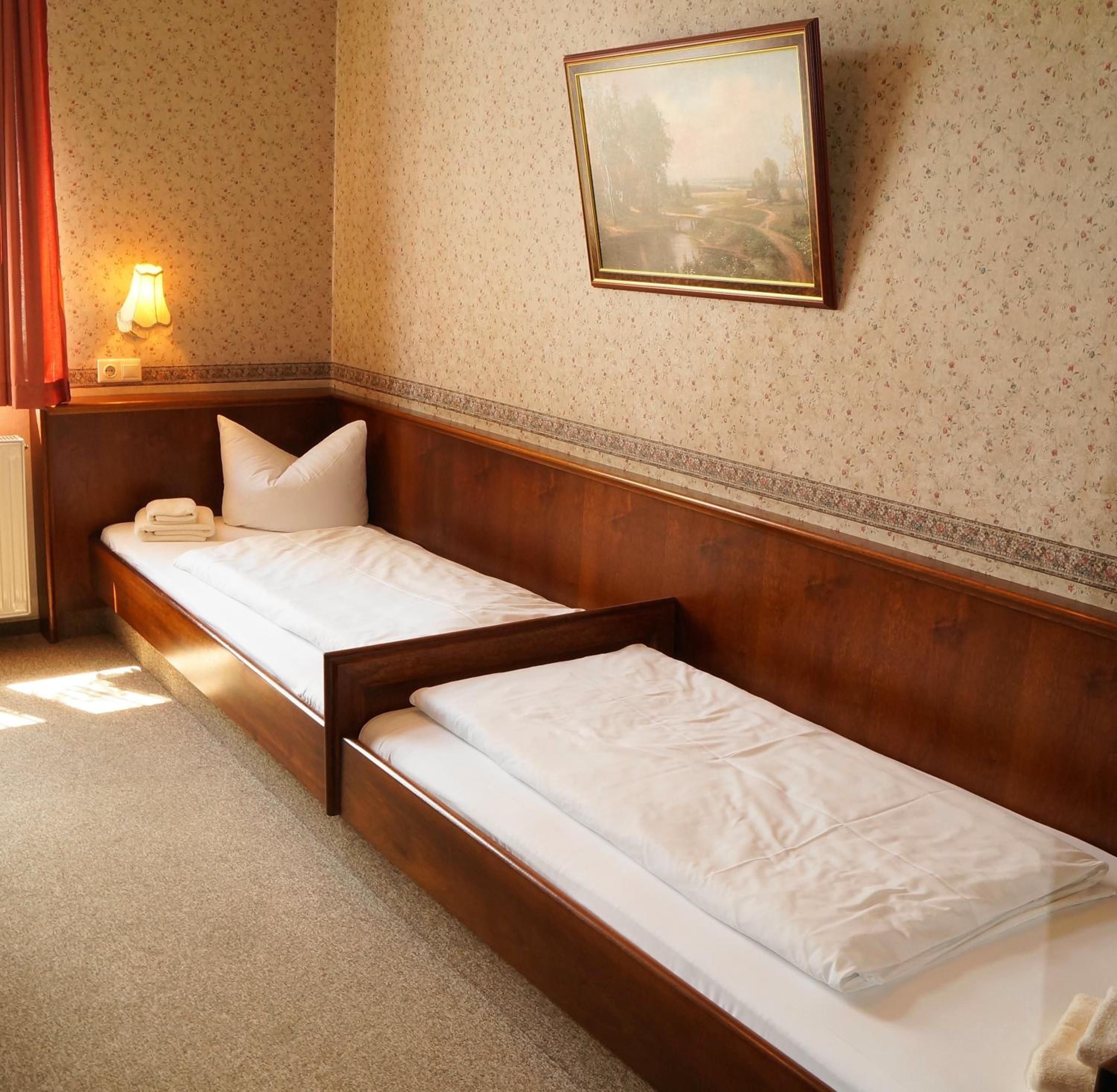 Standard Twin Room - Photo 5