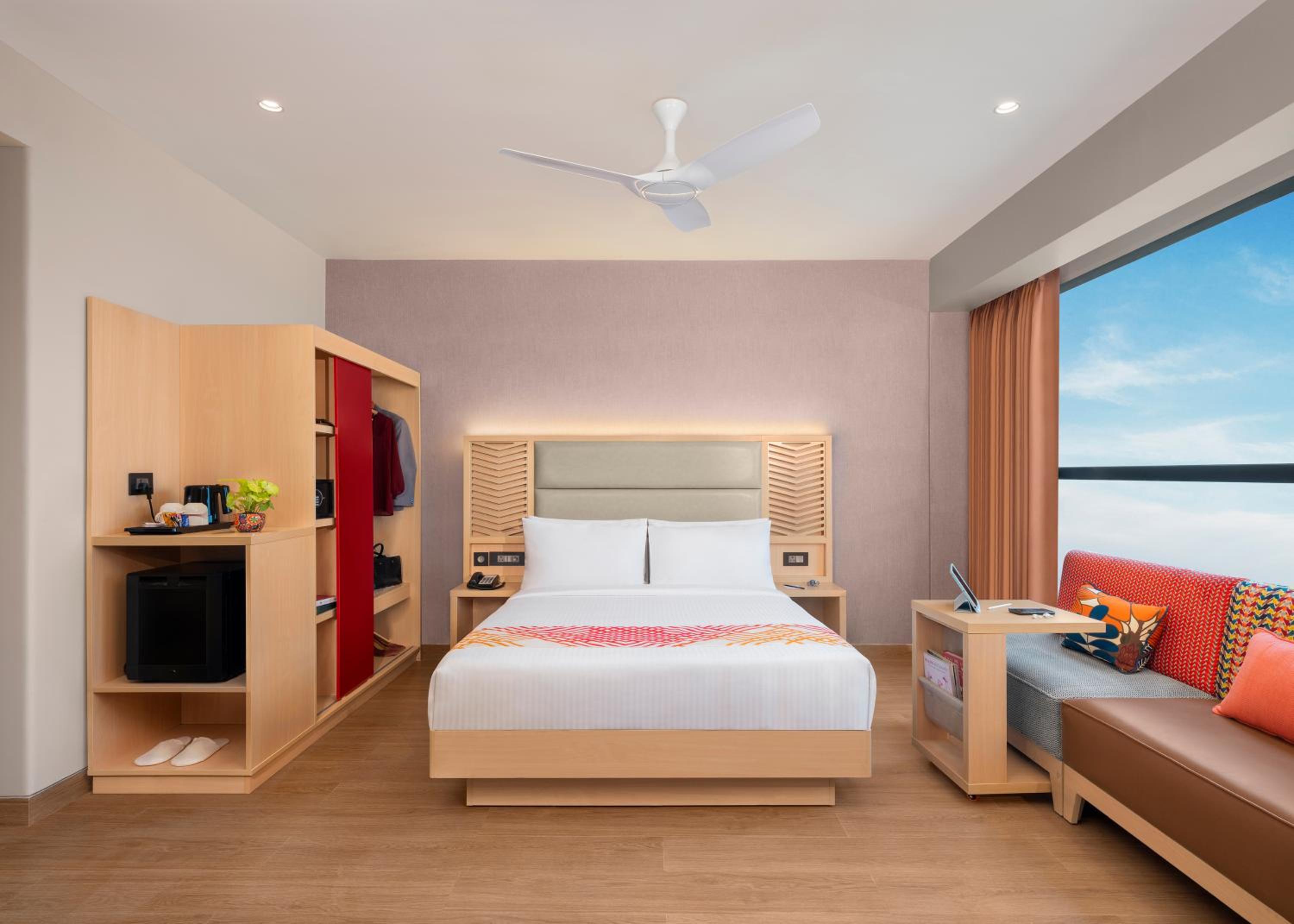  Luxe Queen Room photo 2