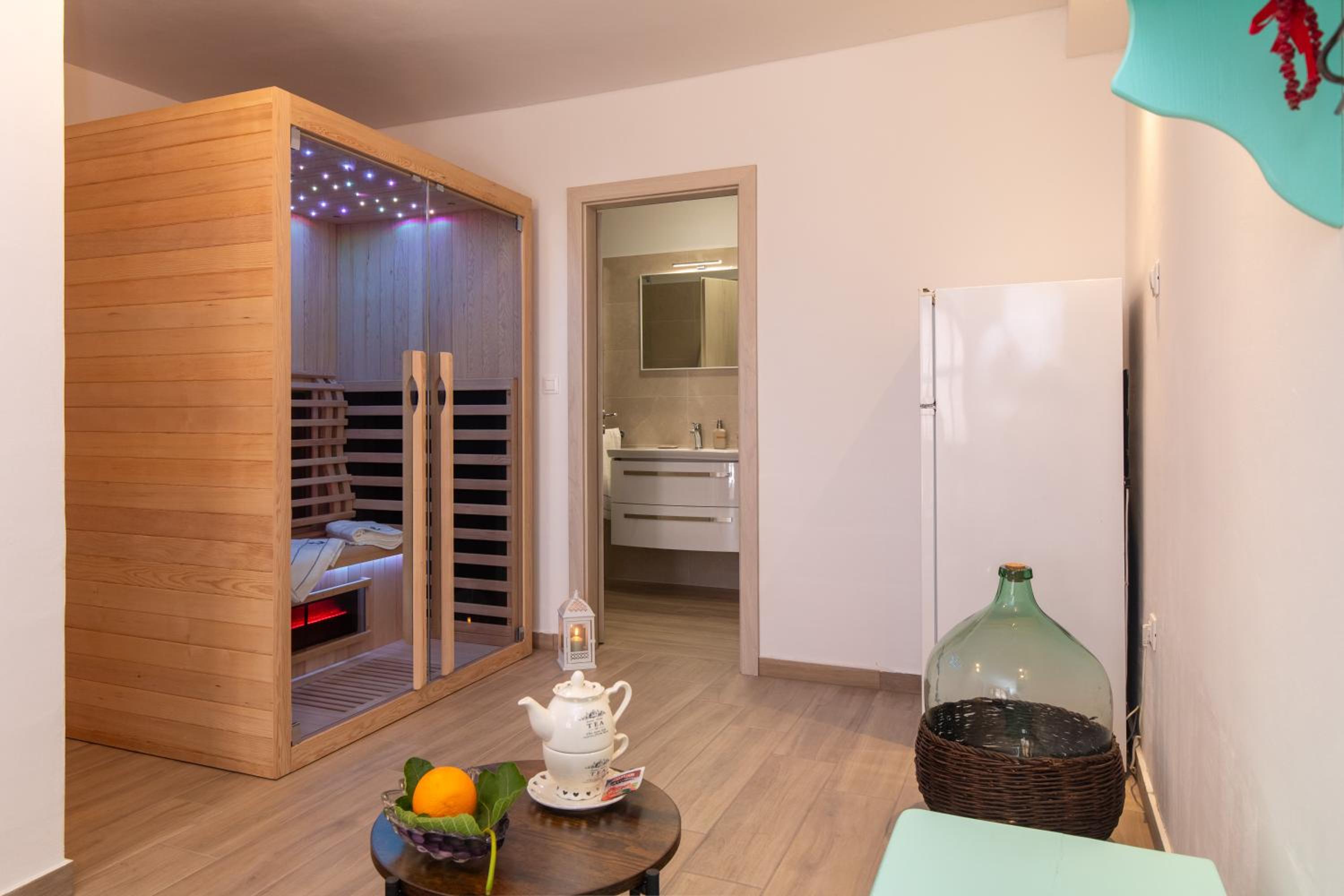One-Bedroom House photo 3