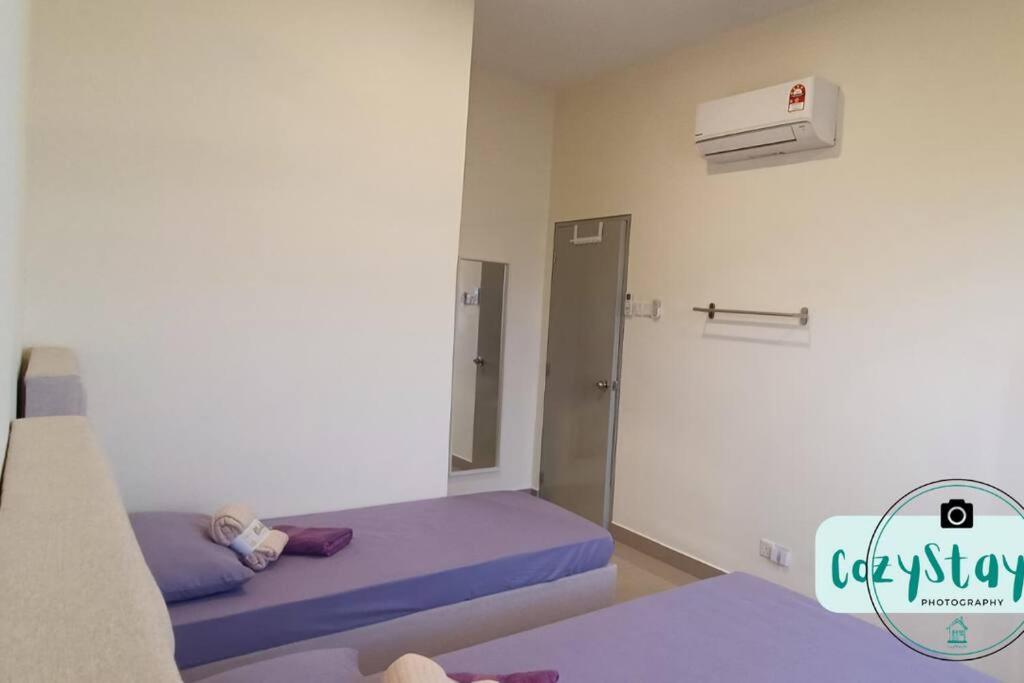 Three-Bedroom Apartment with Lake View photo 2