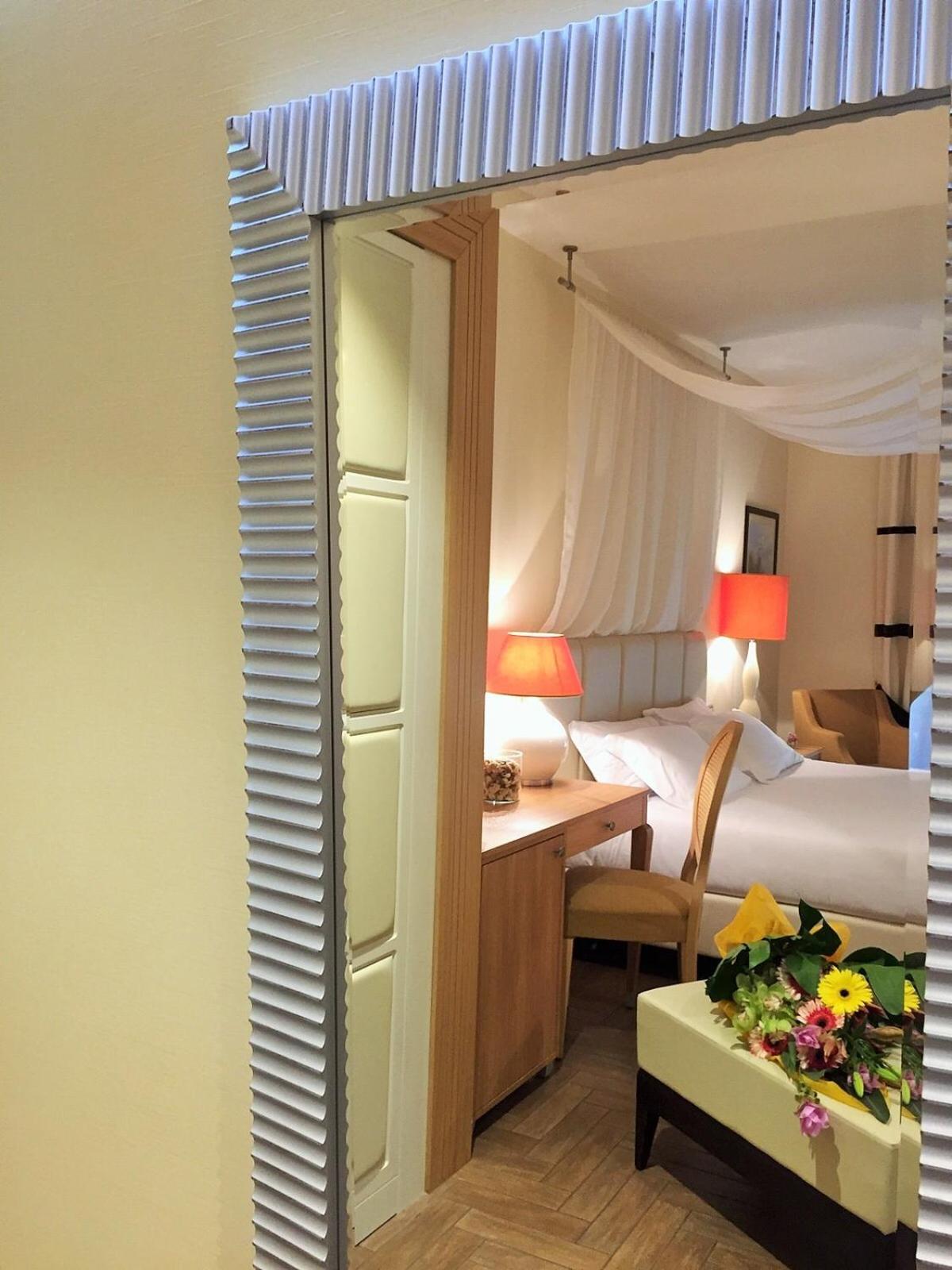 Superior Double with Balcony - Photo 8