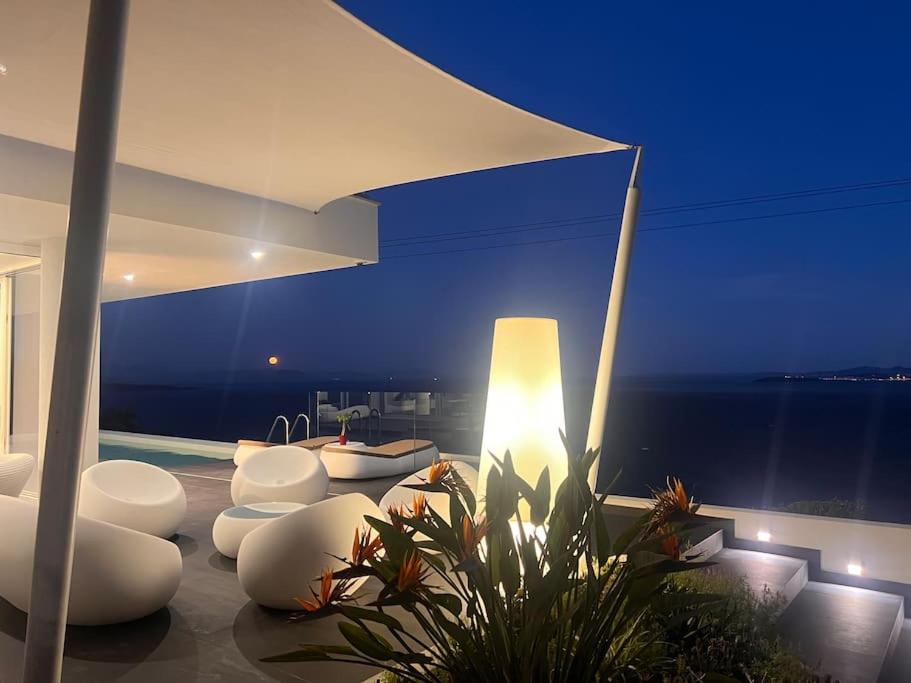 Villa photo 2