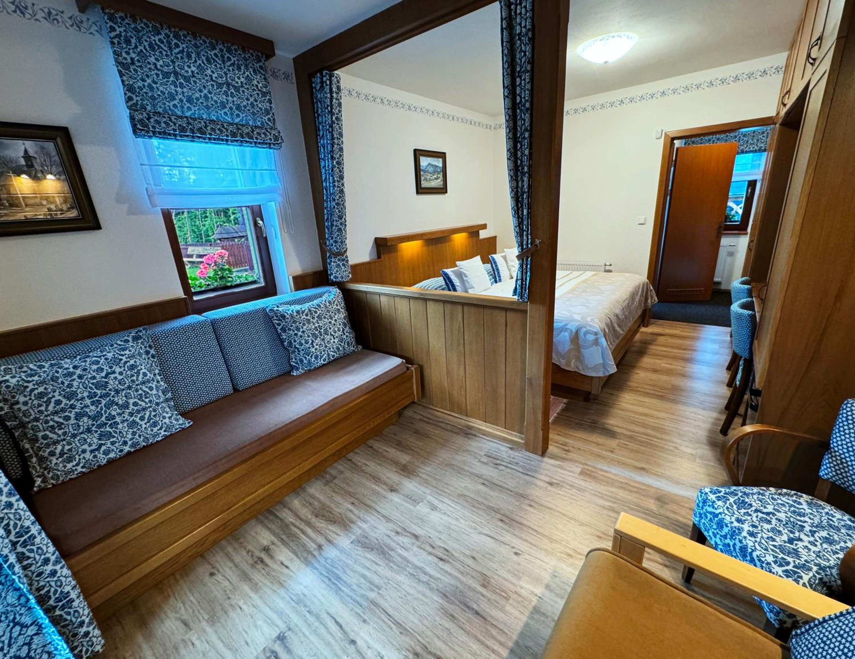 Double Room - Photo 5