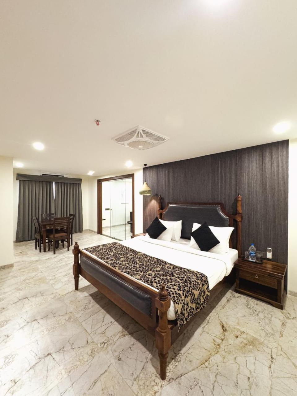 Suite photo 1
