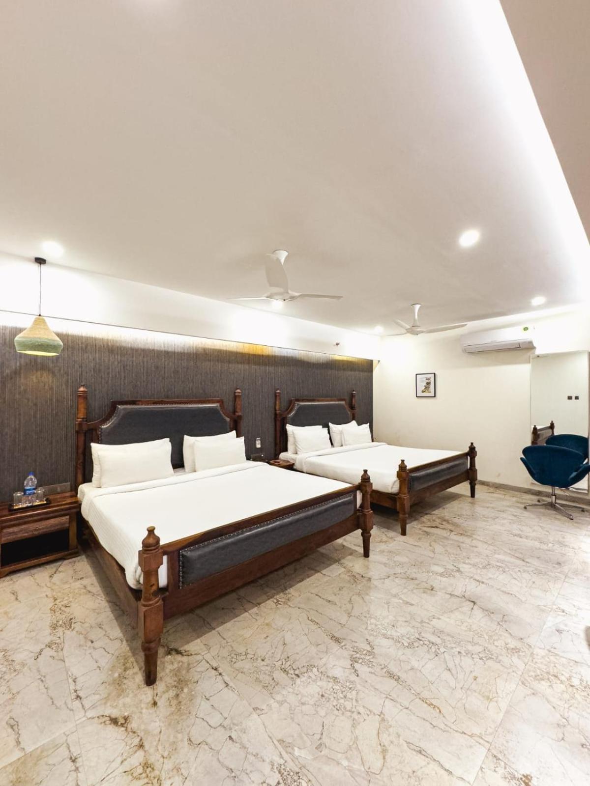 Family Room photo 2