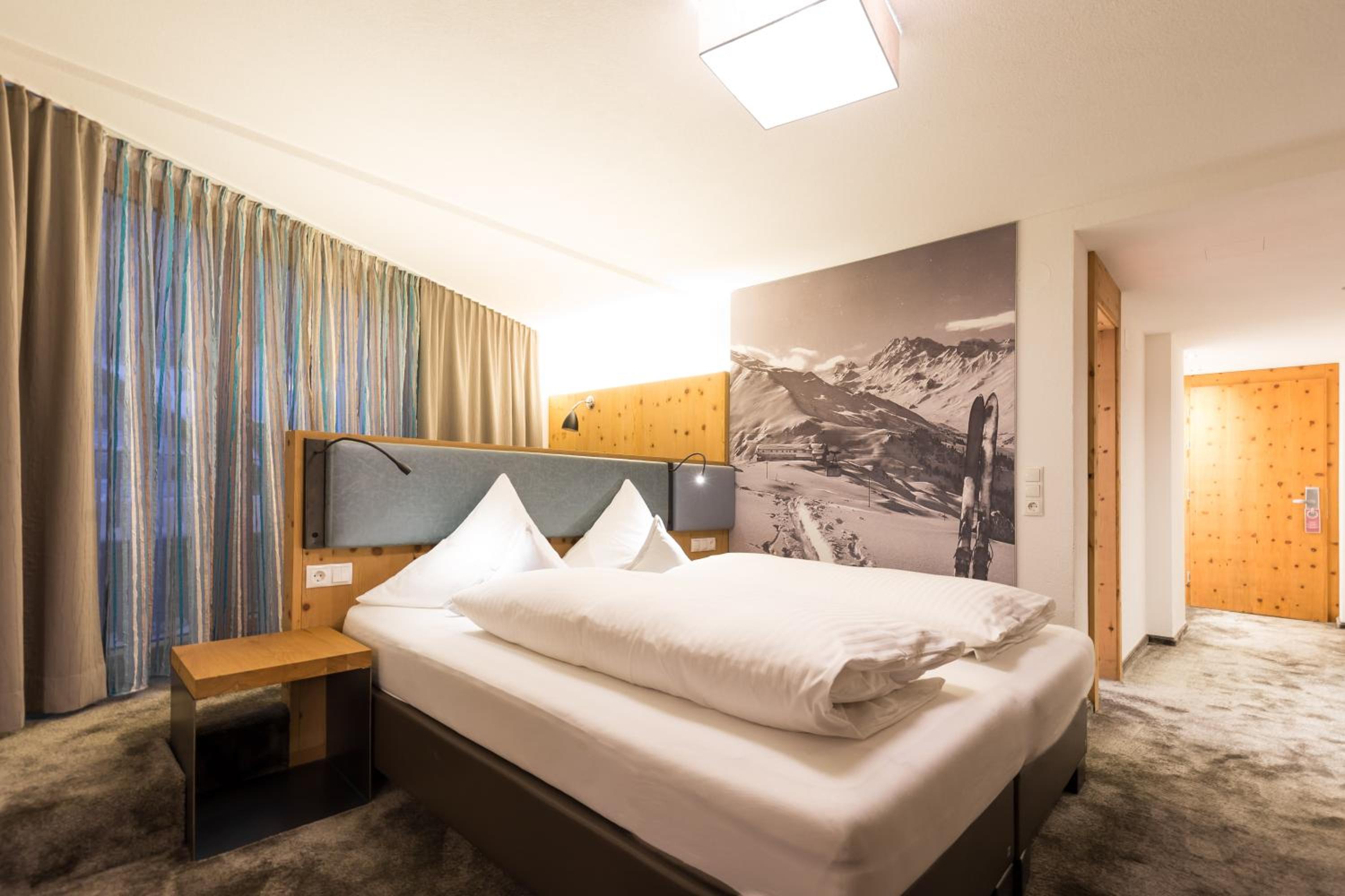 Triple Room with Balcony above music club photo 1