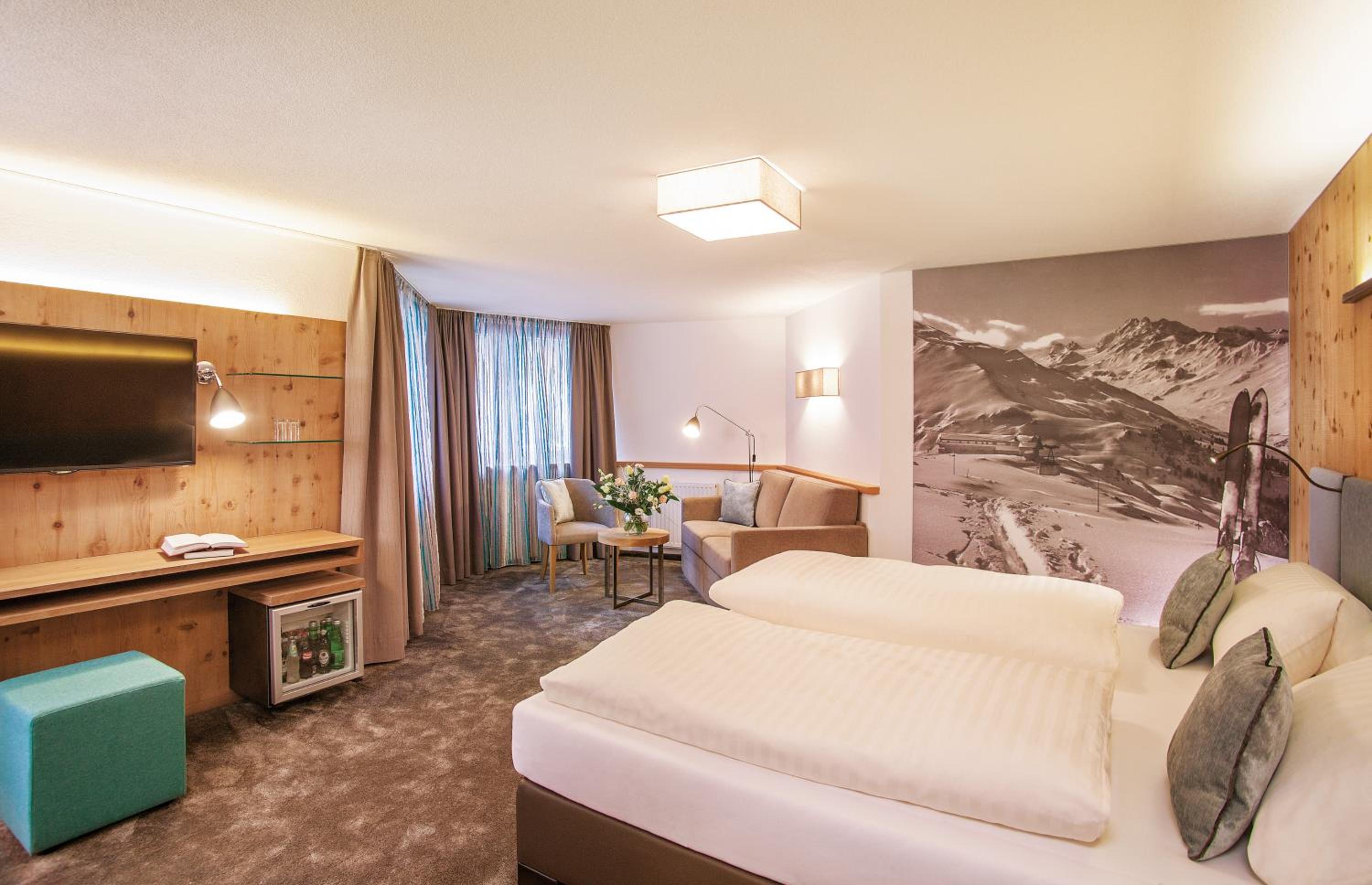 Triple Room with Balcony above music club photo 2