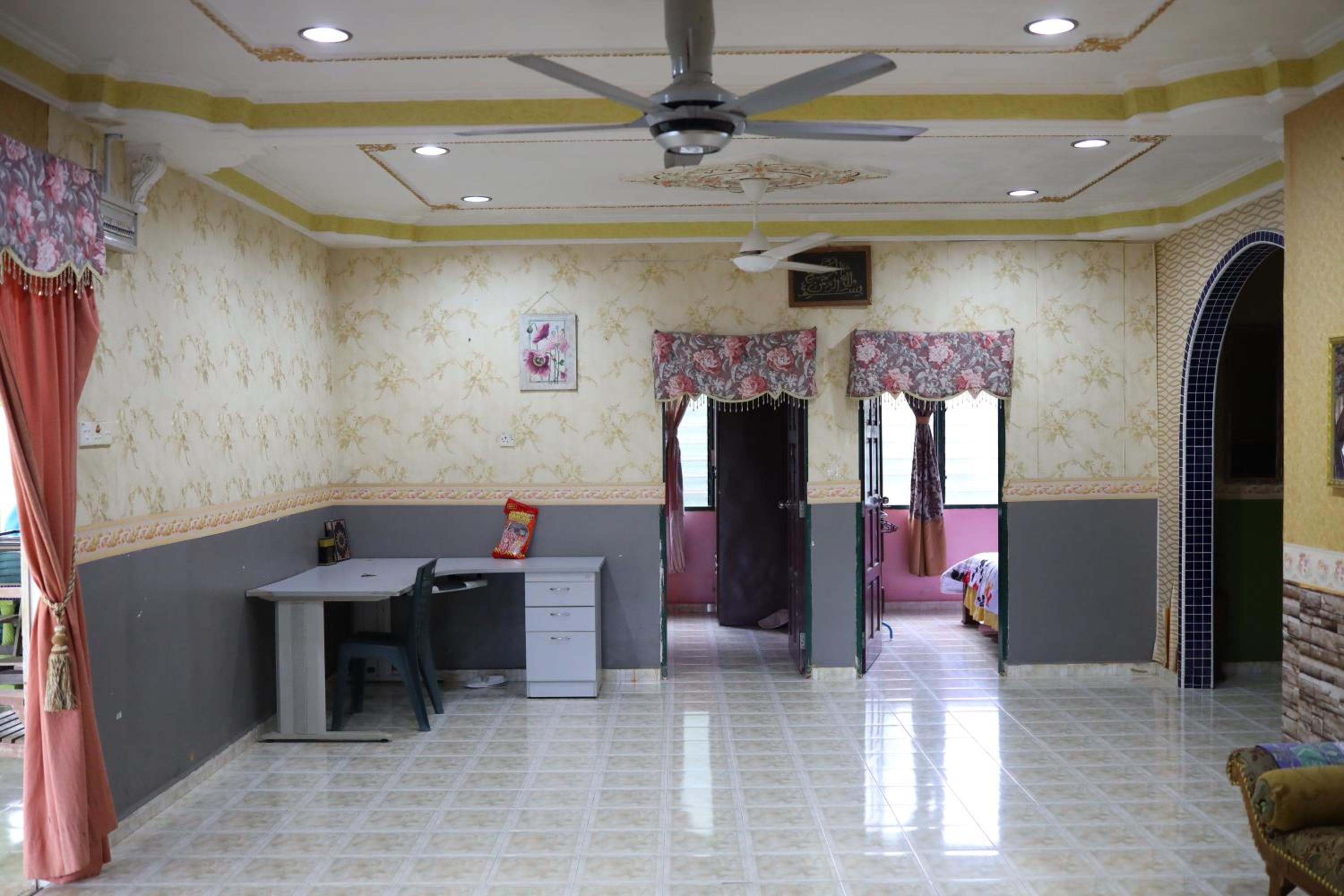 Four-Bedroom House photo 2