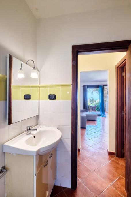 Apartment With Sea View photo 2