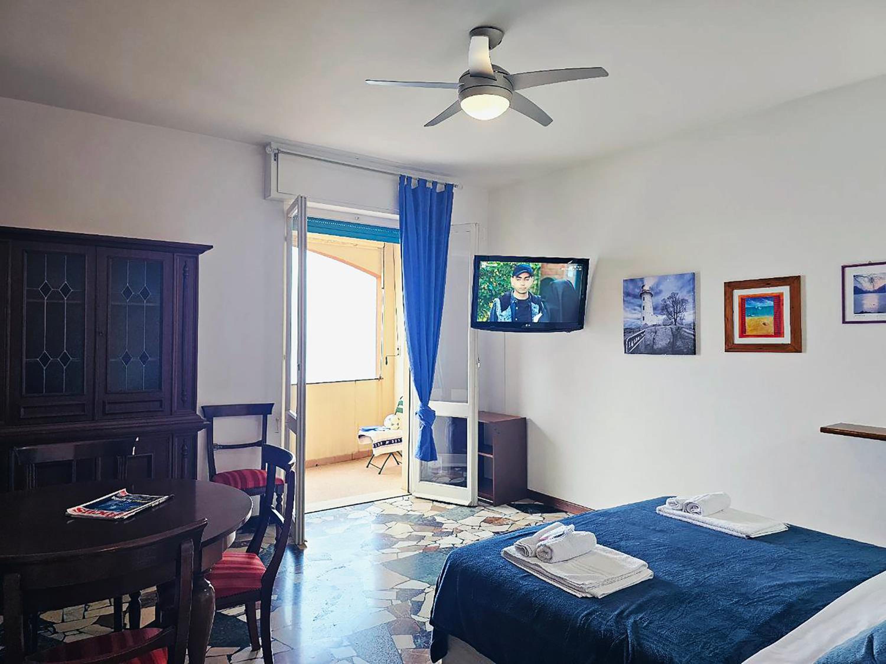 Studio Apartment with Sea View photo 1