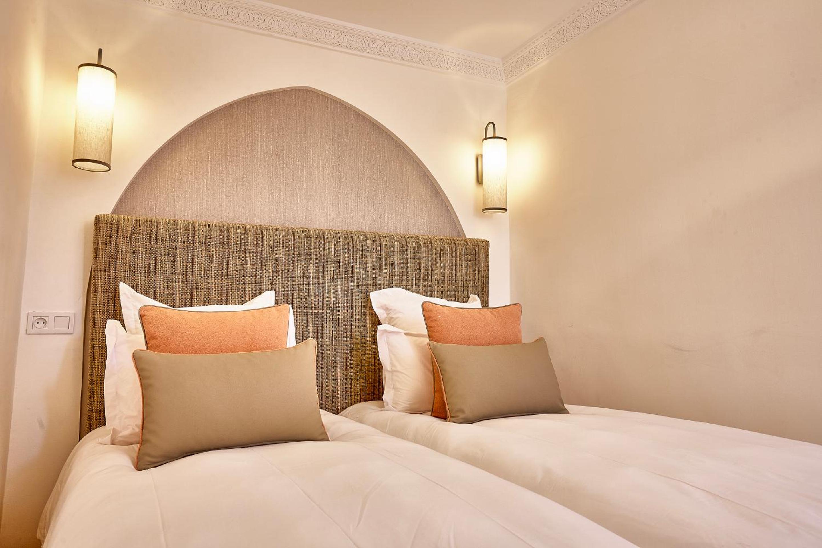 Standard Twin Room - Photo 2
