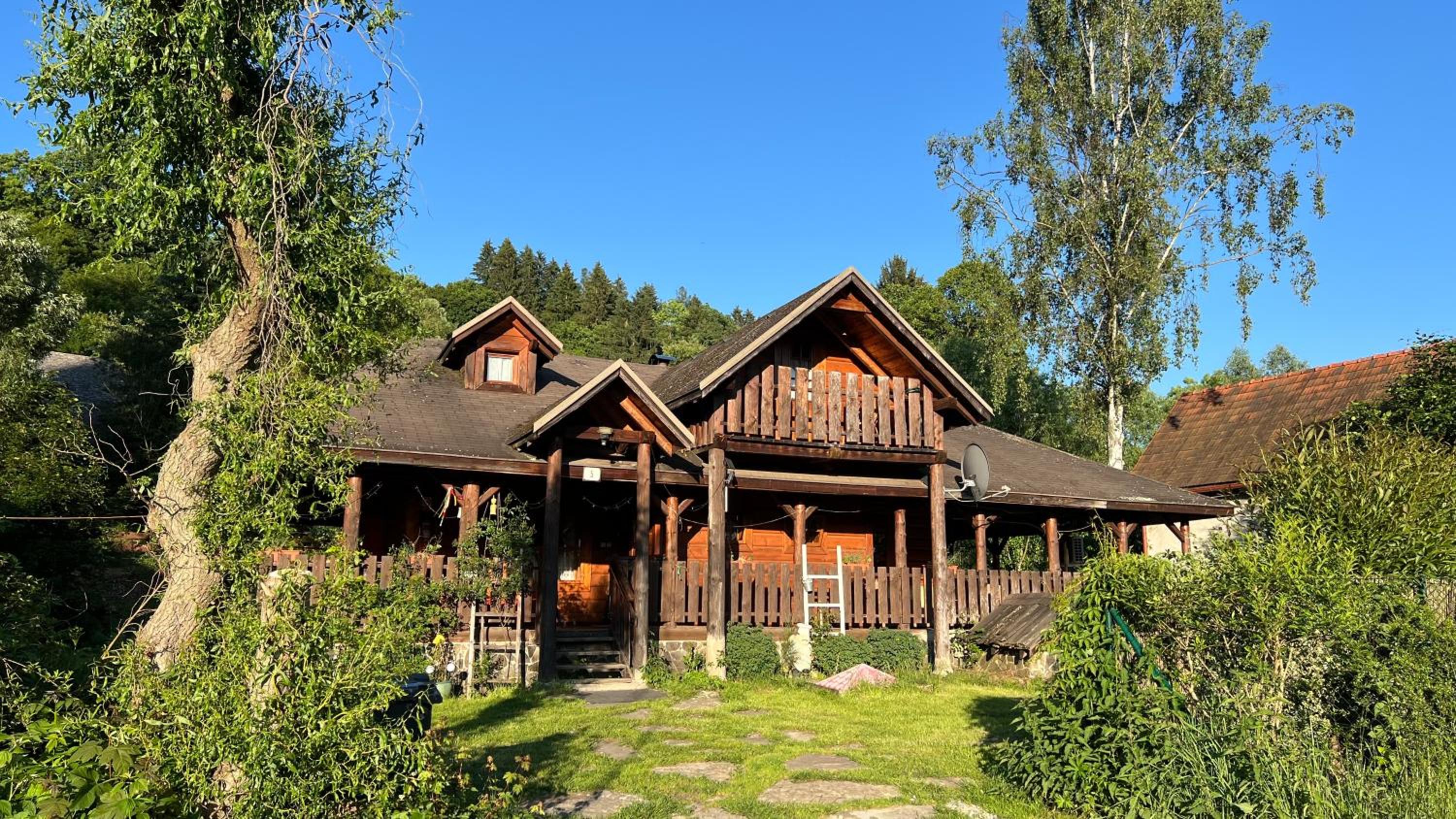 Three-Bedroom House photo 2