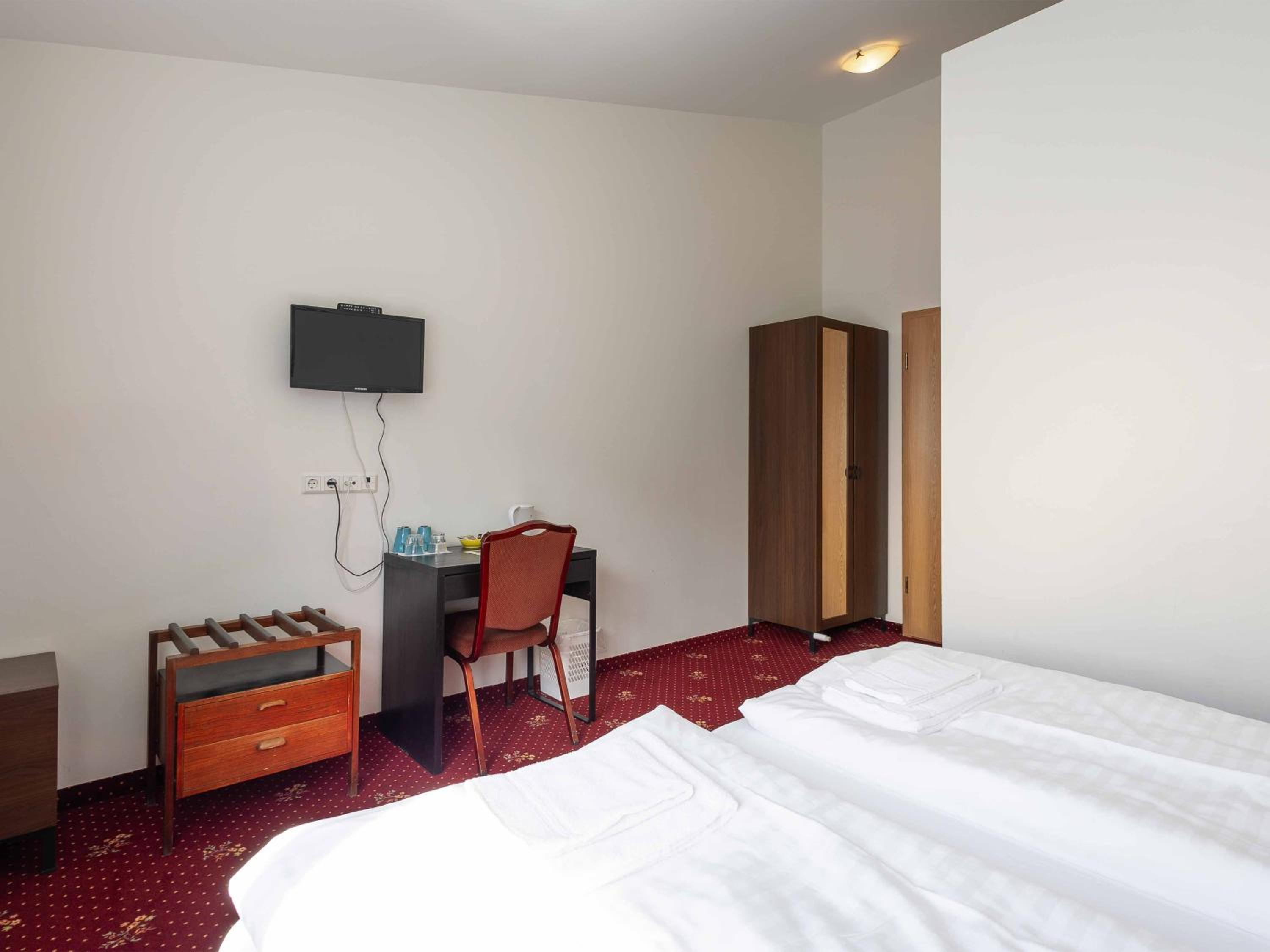 Economy Double or Twin Room photo 3