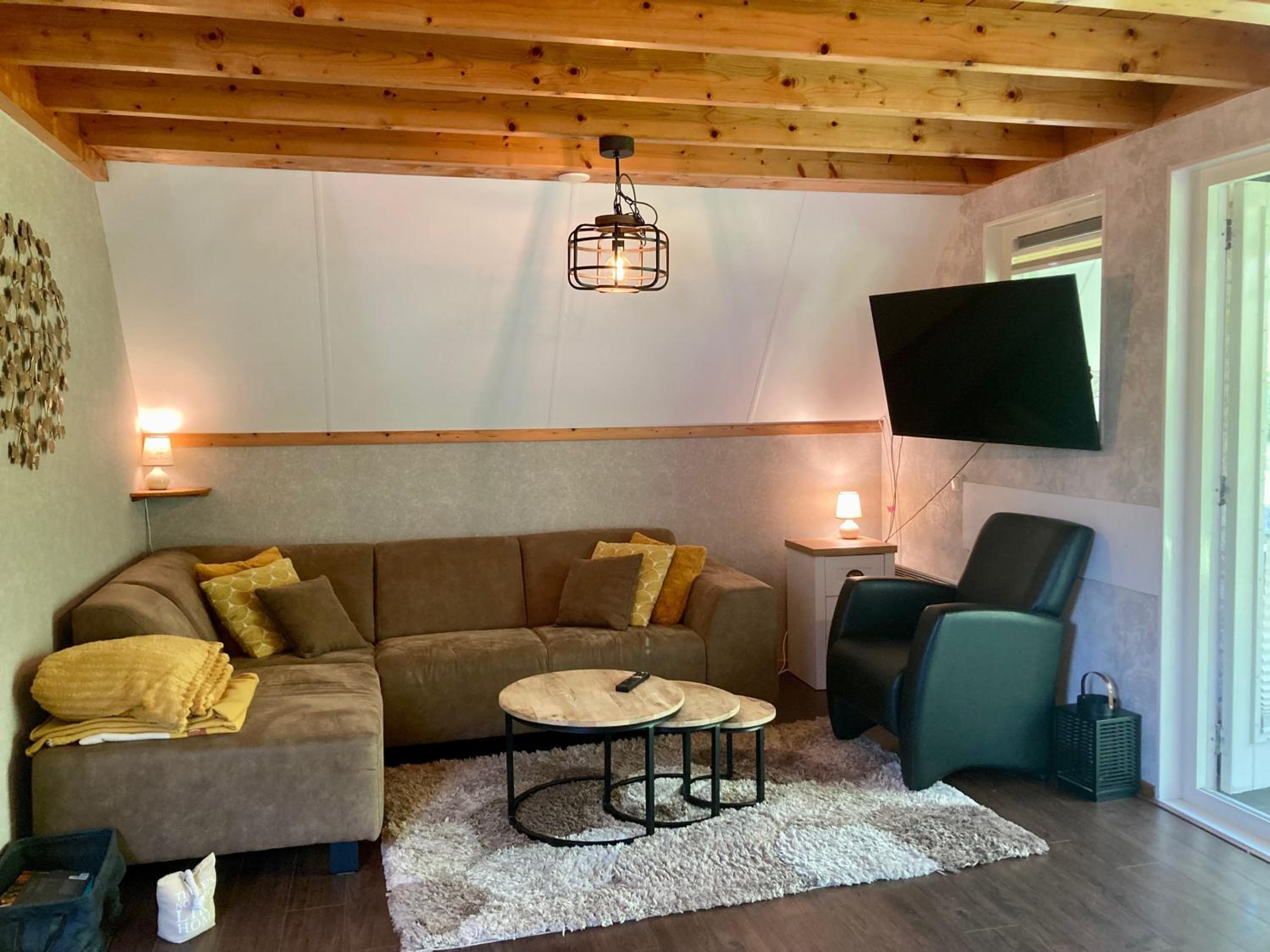 Bungalow photo 1