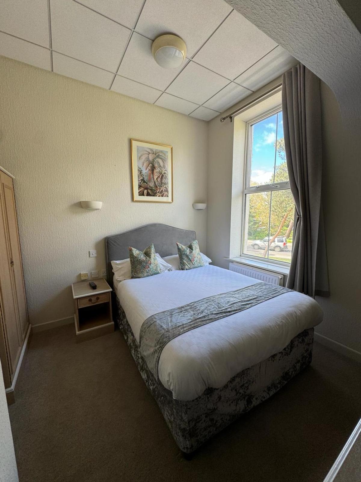 Small Double Room - Photo 2