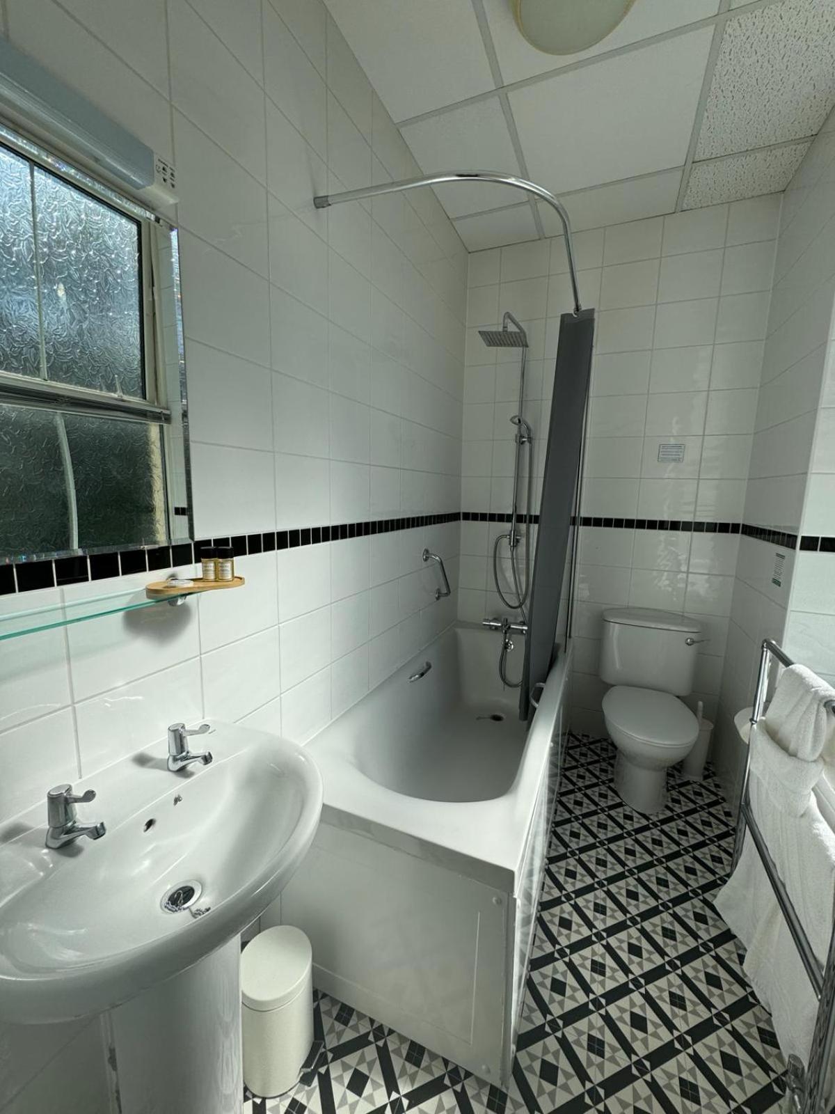 Double Room - Photo 10