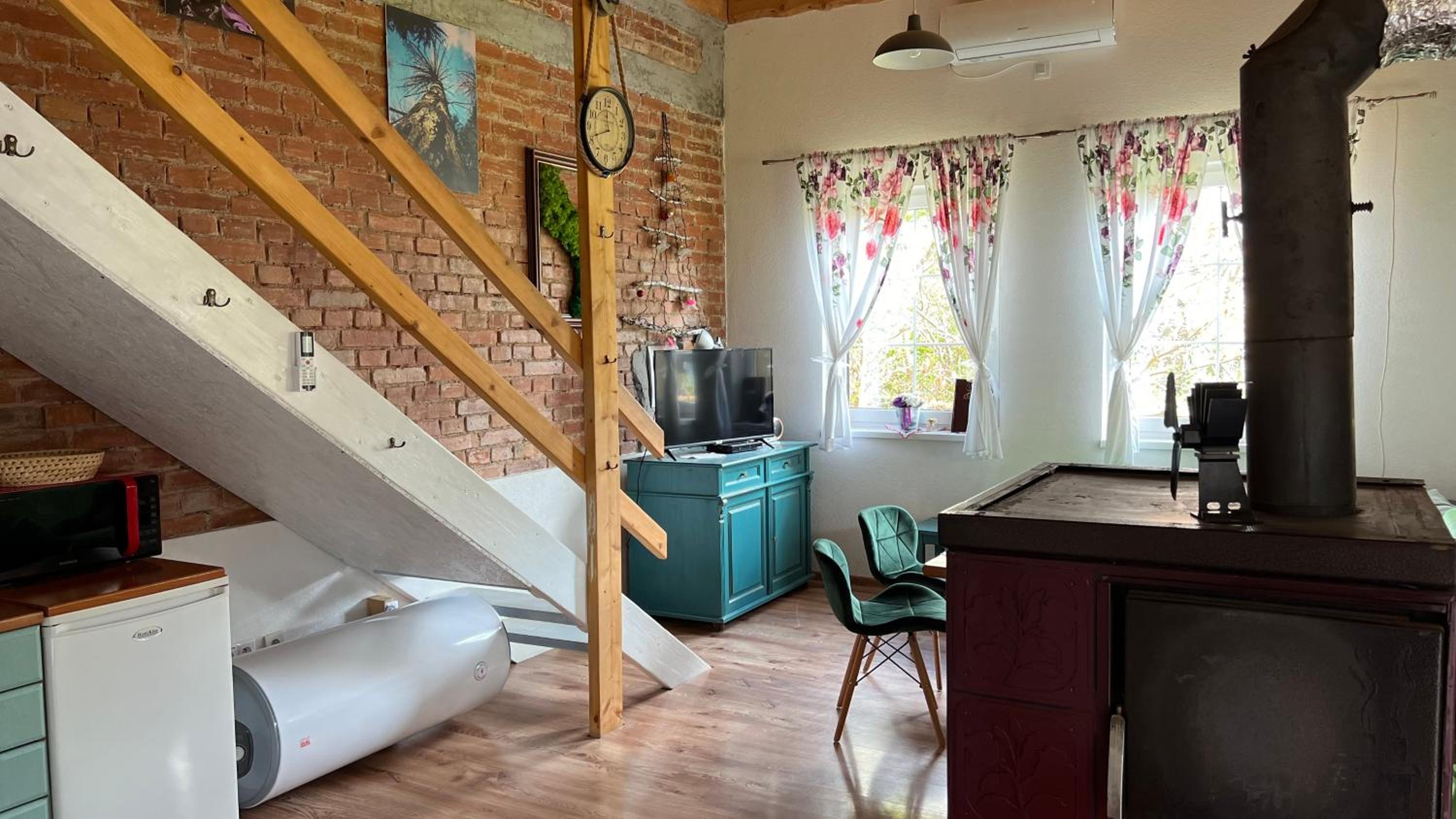 One-Bedroom House photo 1