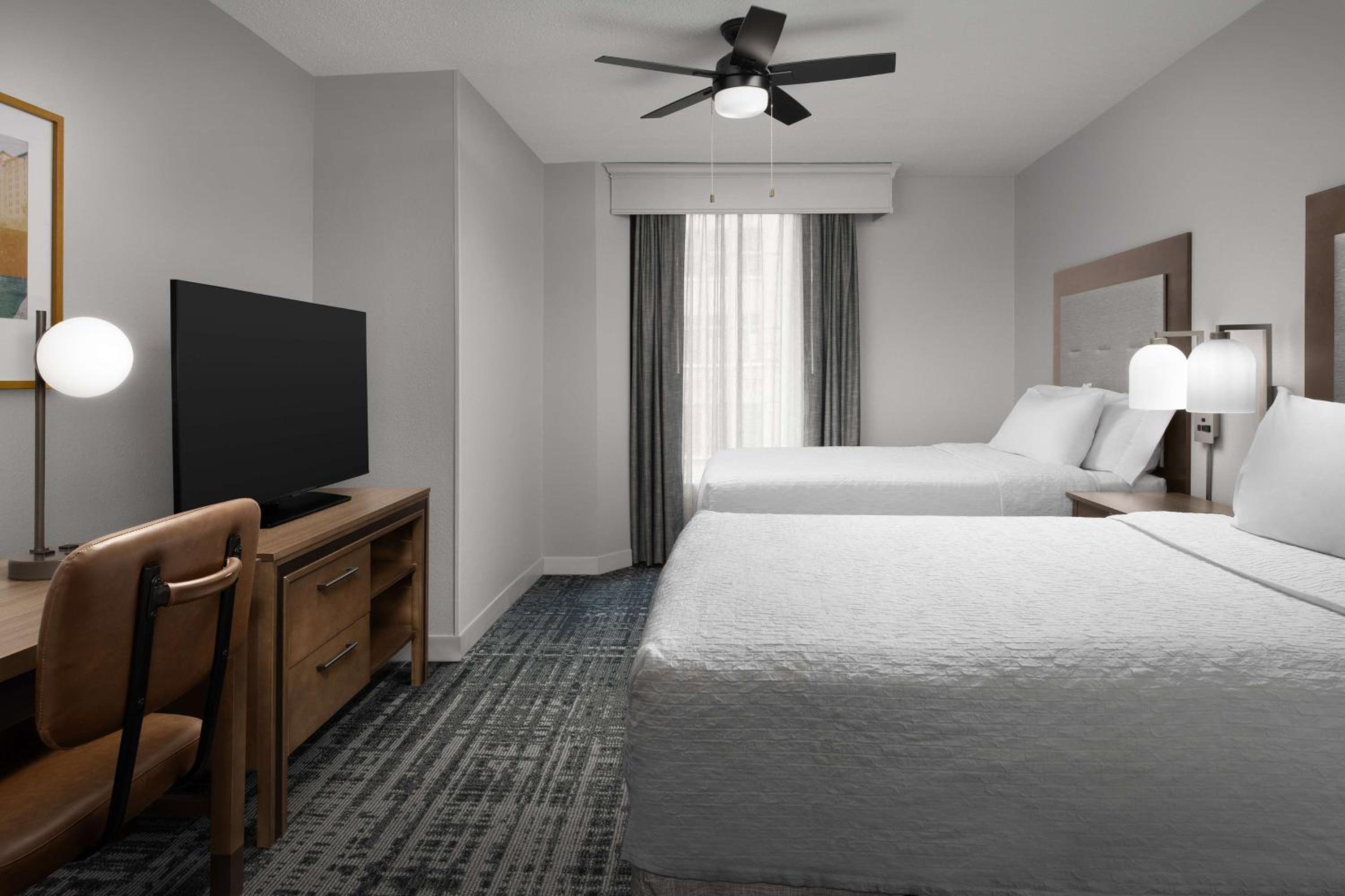 Two-Bedroom Suite - Photo 3