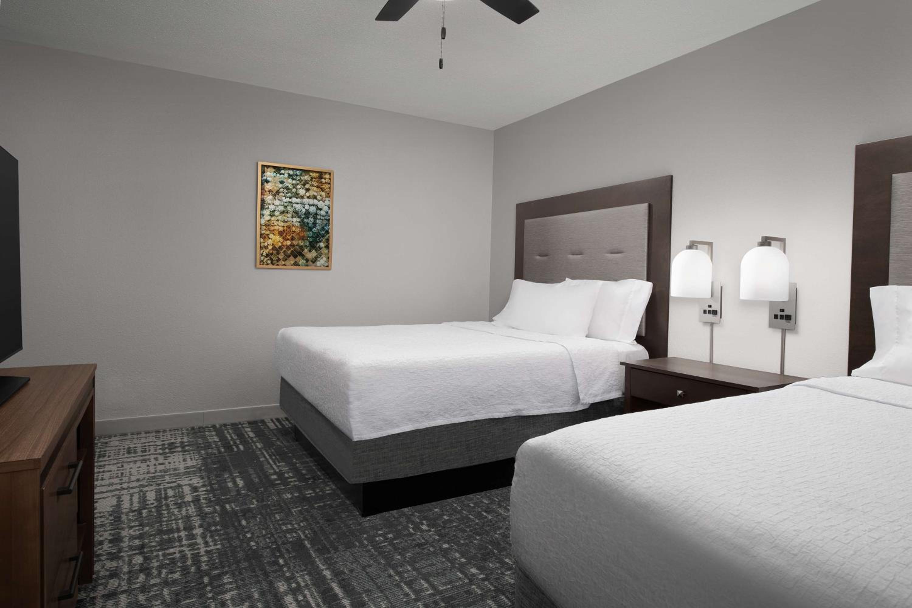 One-Bedroom Suite with Two Queen Beds - Photo 3
