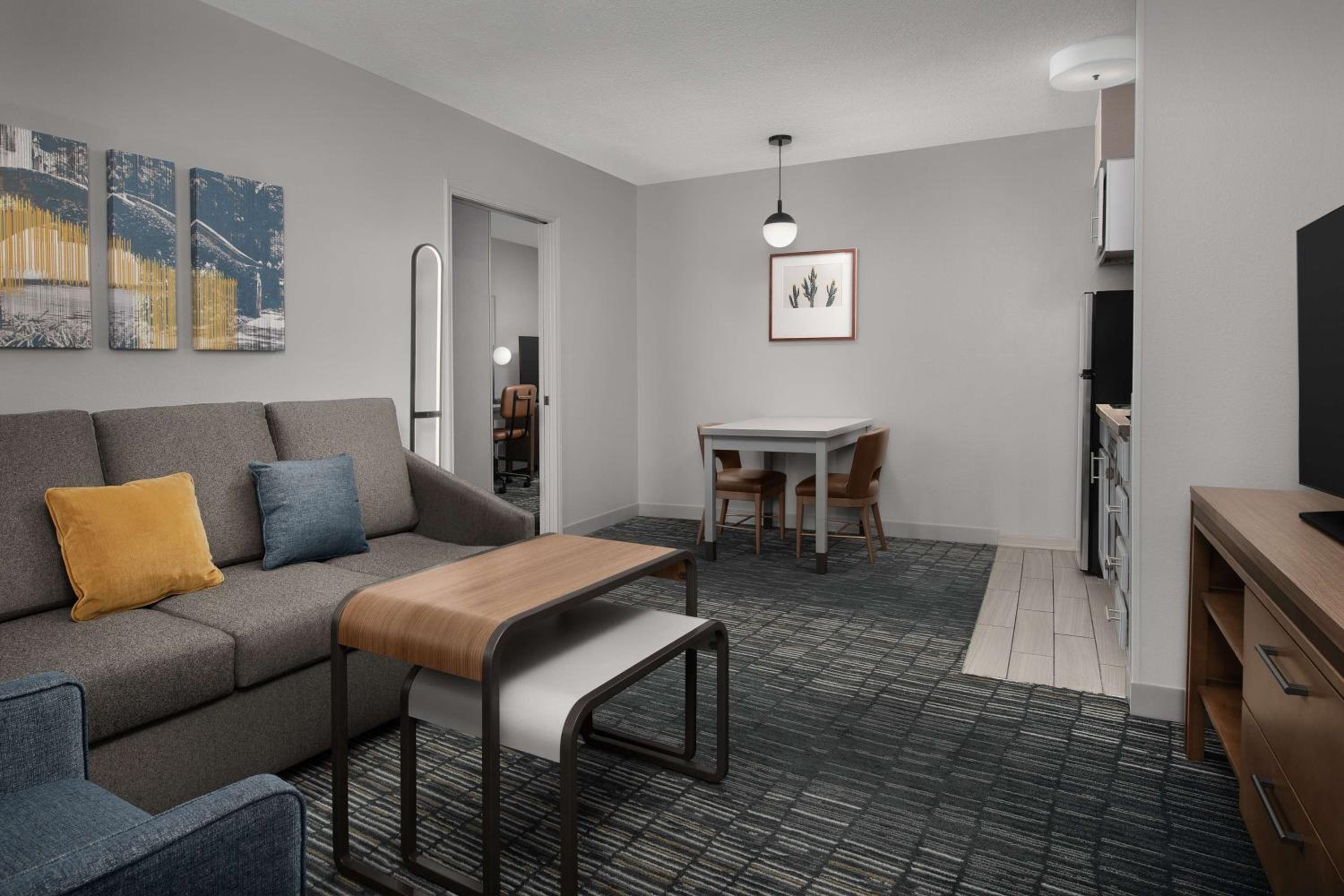 One-Bedroom Double Suite with Two Double Beds - Photo 13