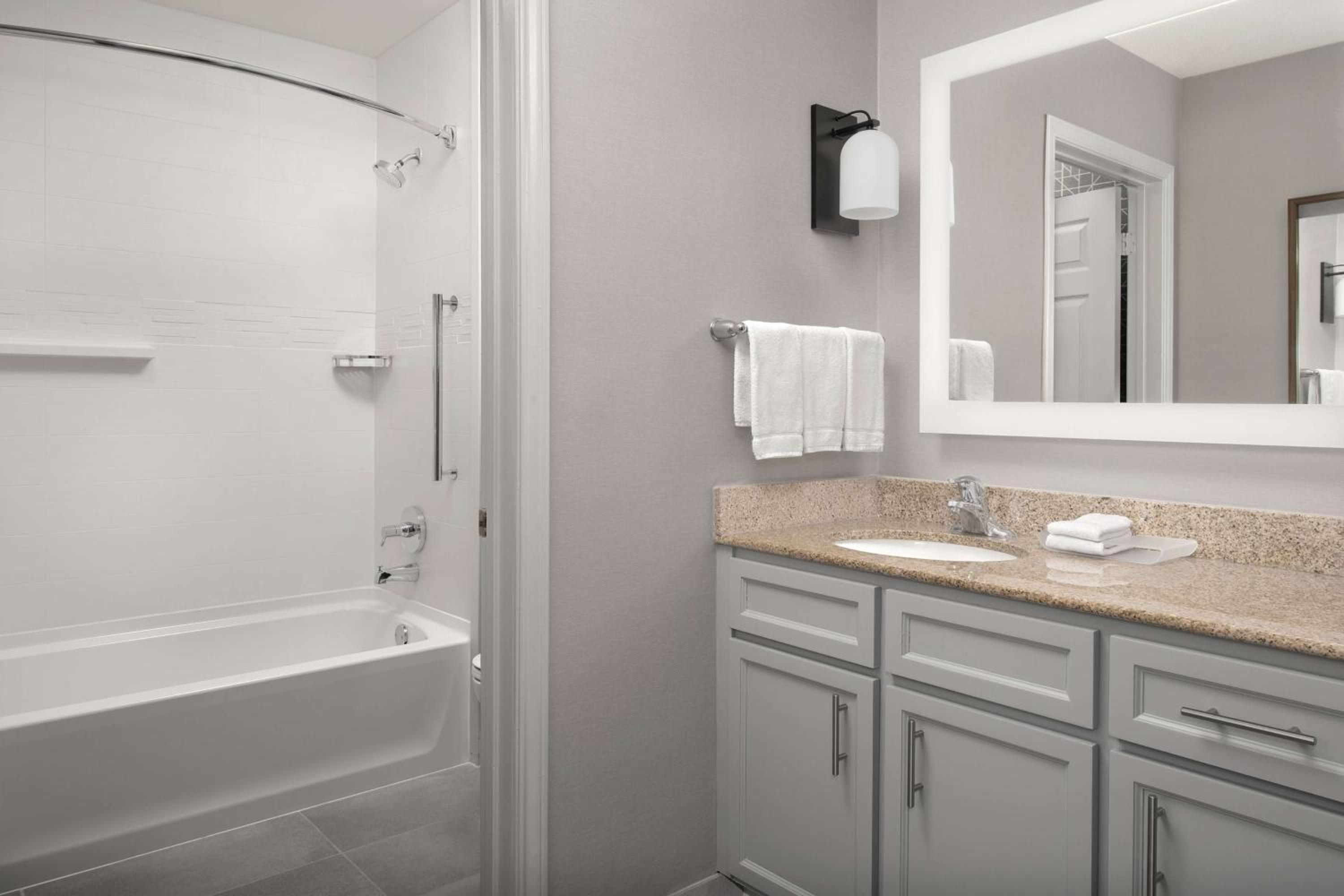 Two-Bedroom Suite - Photo 13