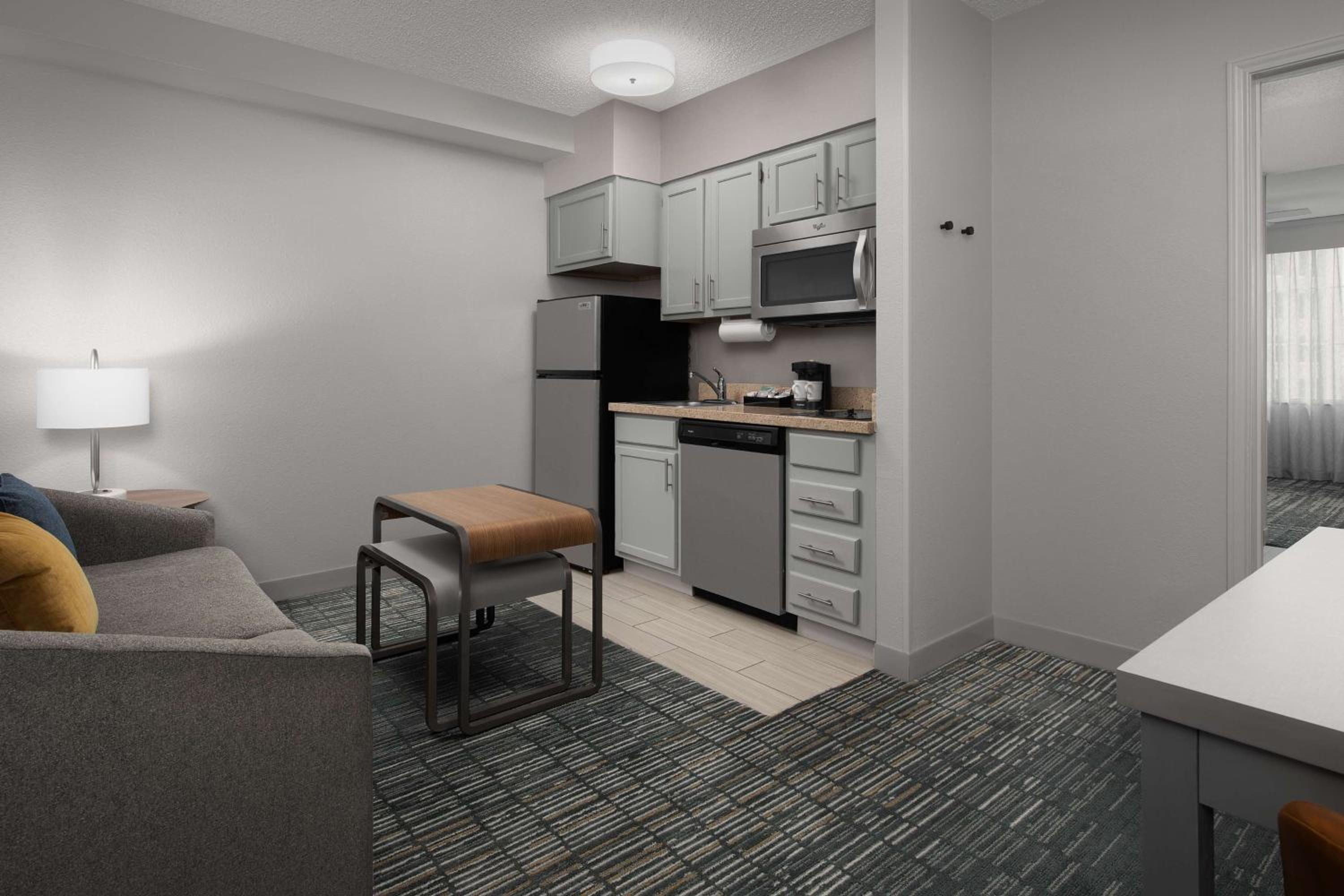 One-Bedroom King Suite - Photo 3
