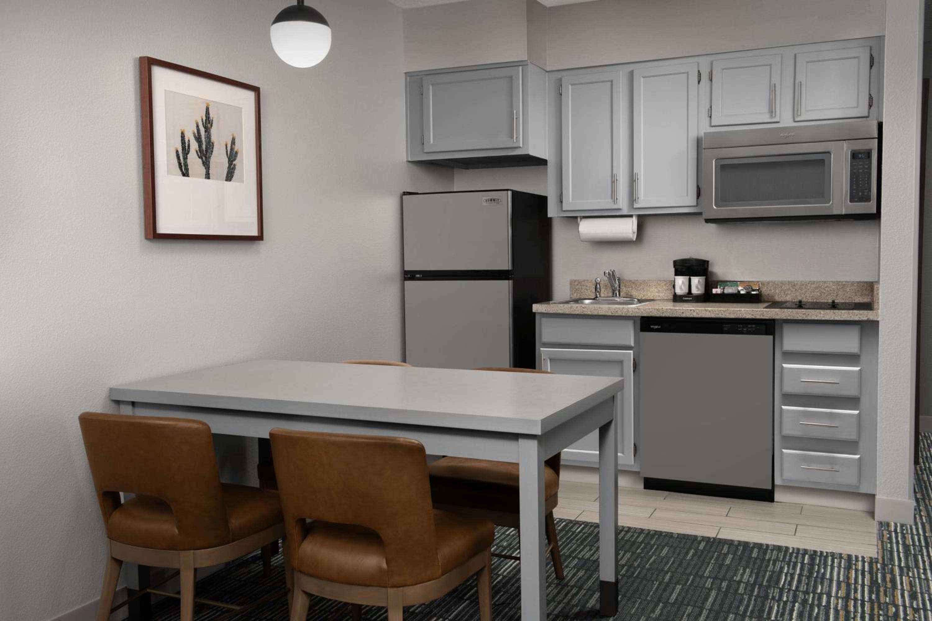 One-Bedroom King Suite - Photo 10