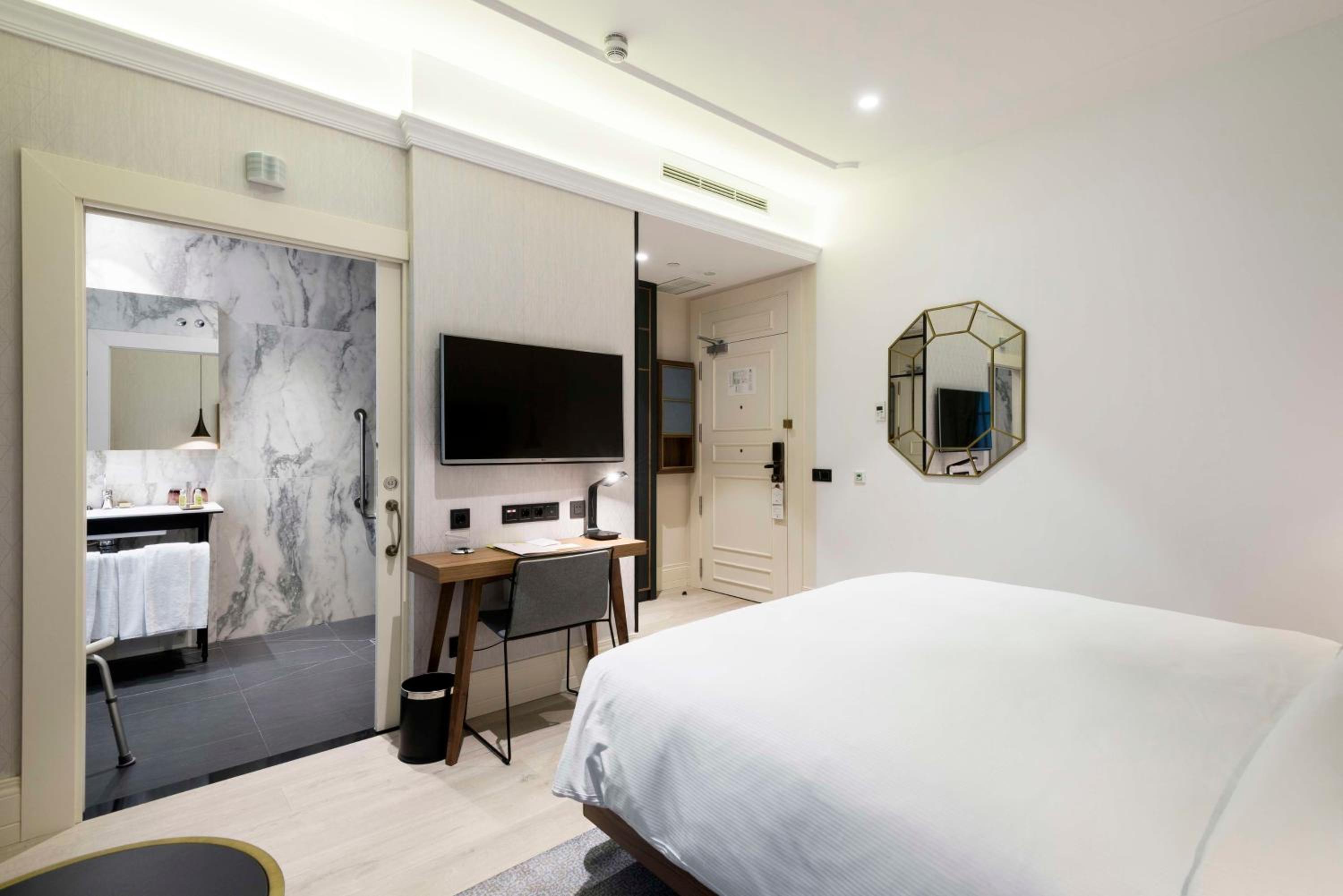 King Room - Mobility Access thumbnail 5