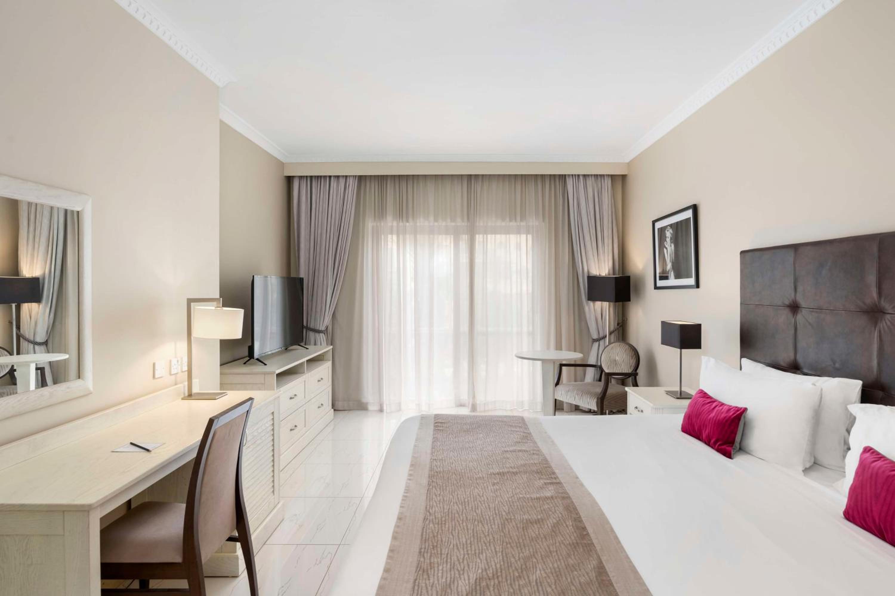 3 BR San Lawrenz Residence