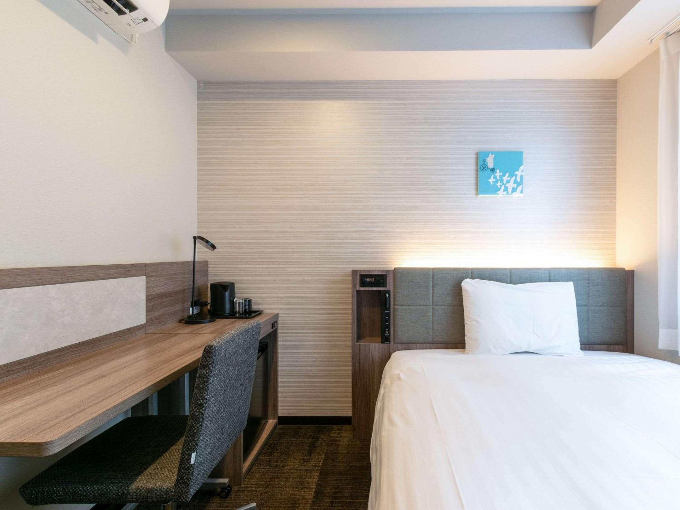 Standard Double Room - Non-Smoking - Photo 2