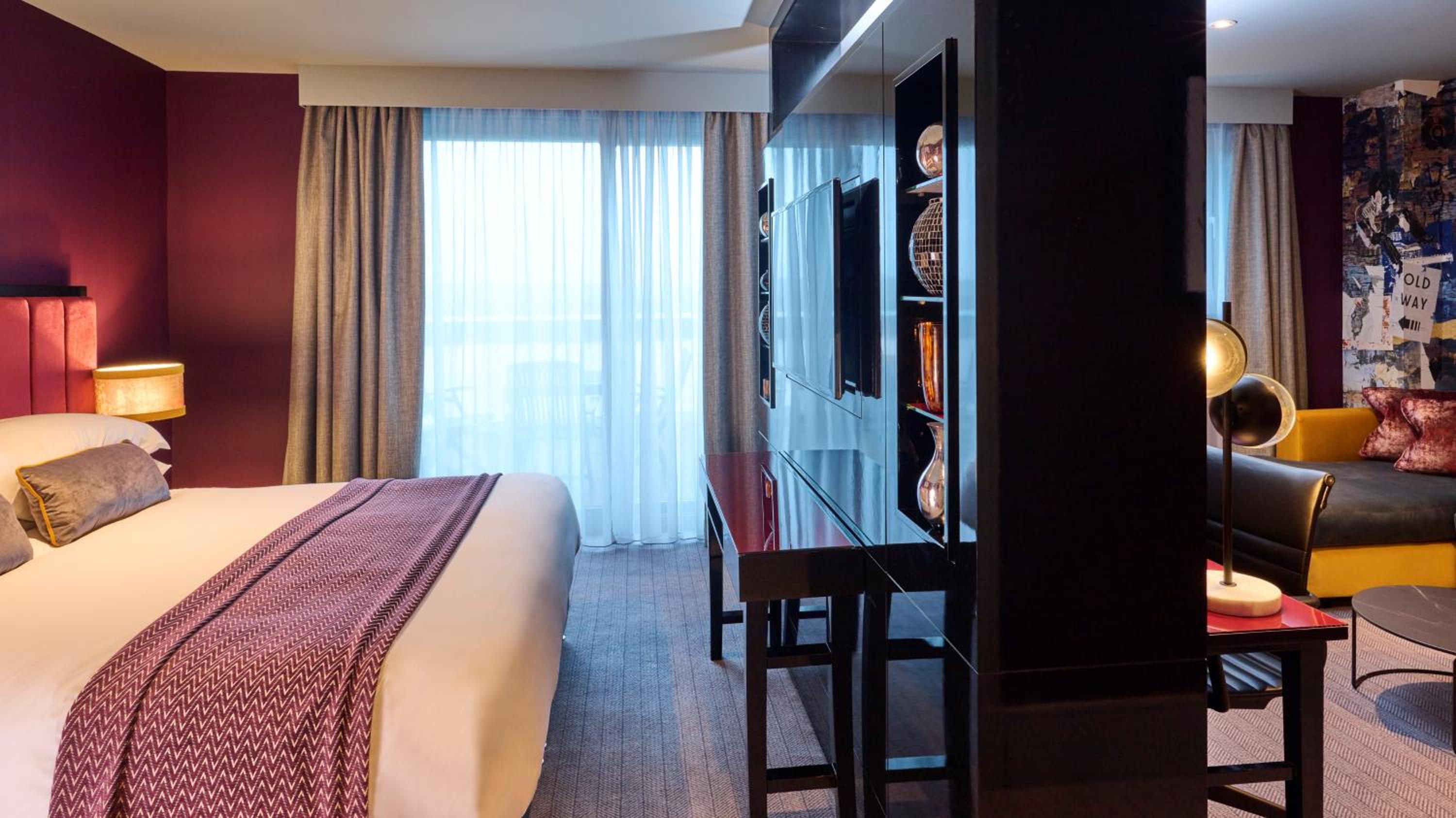Suite - Photo 3