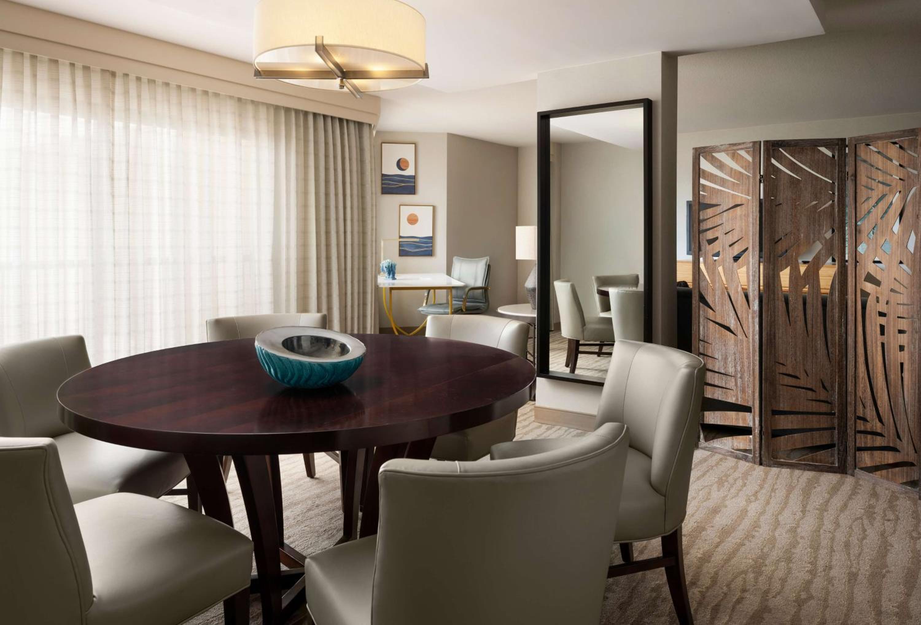 Suite - Photo 6