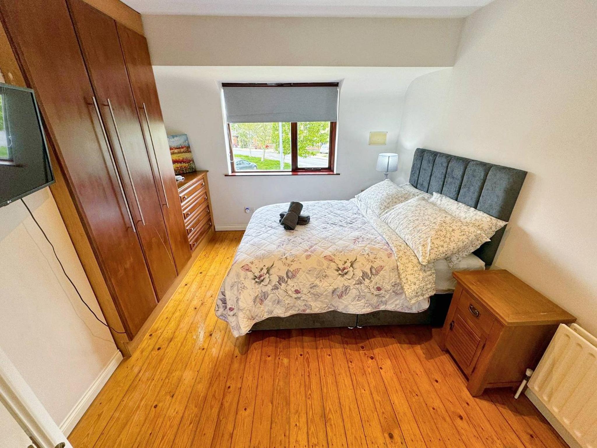 Four-Bedroom House photo 2