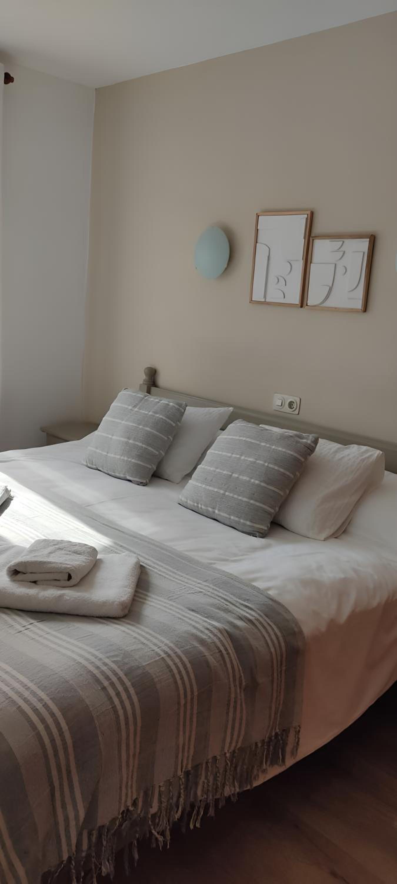 One-Bedroom Apartment thumbnail 5