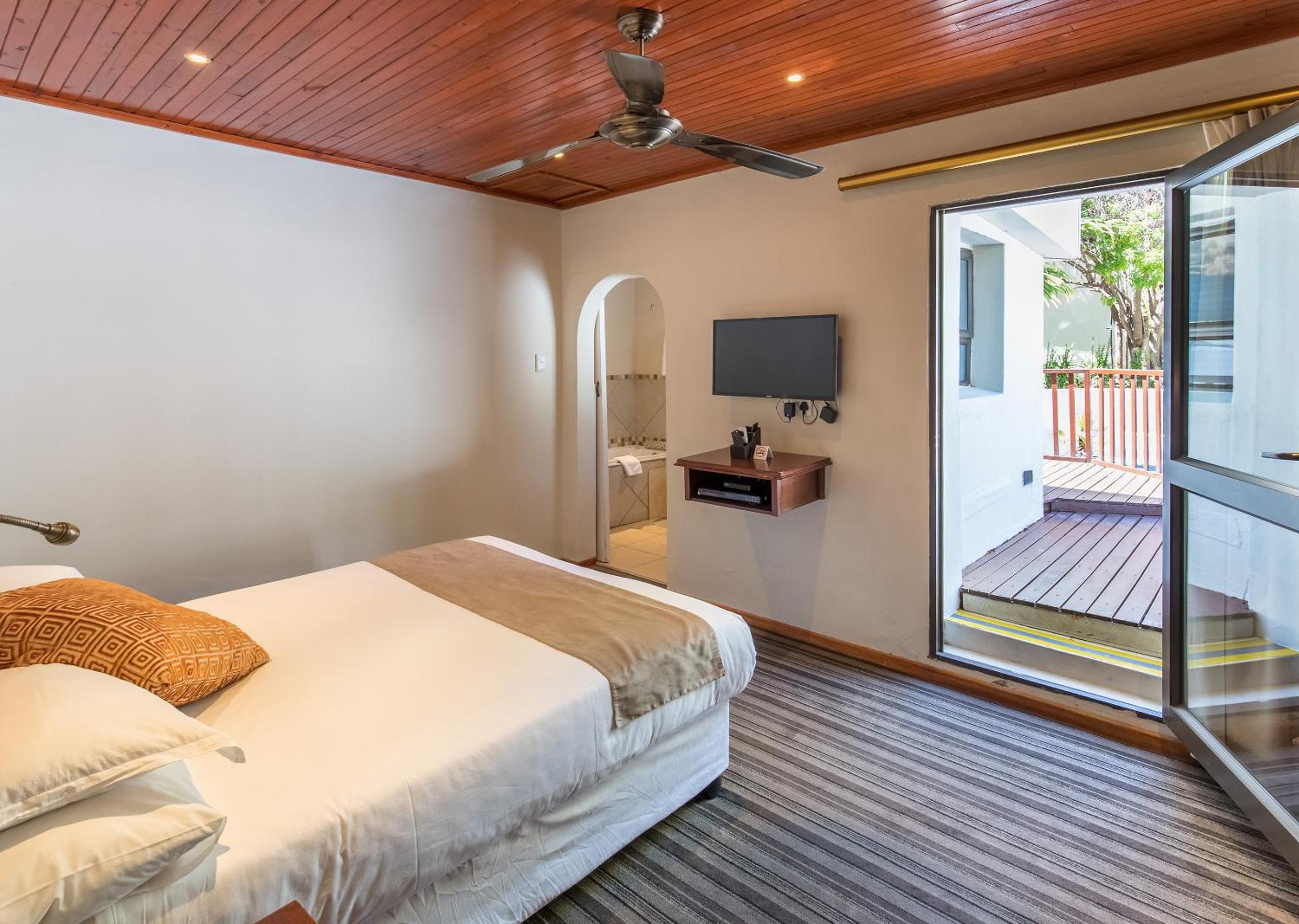 Double Room with Deck View photo 2