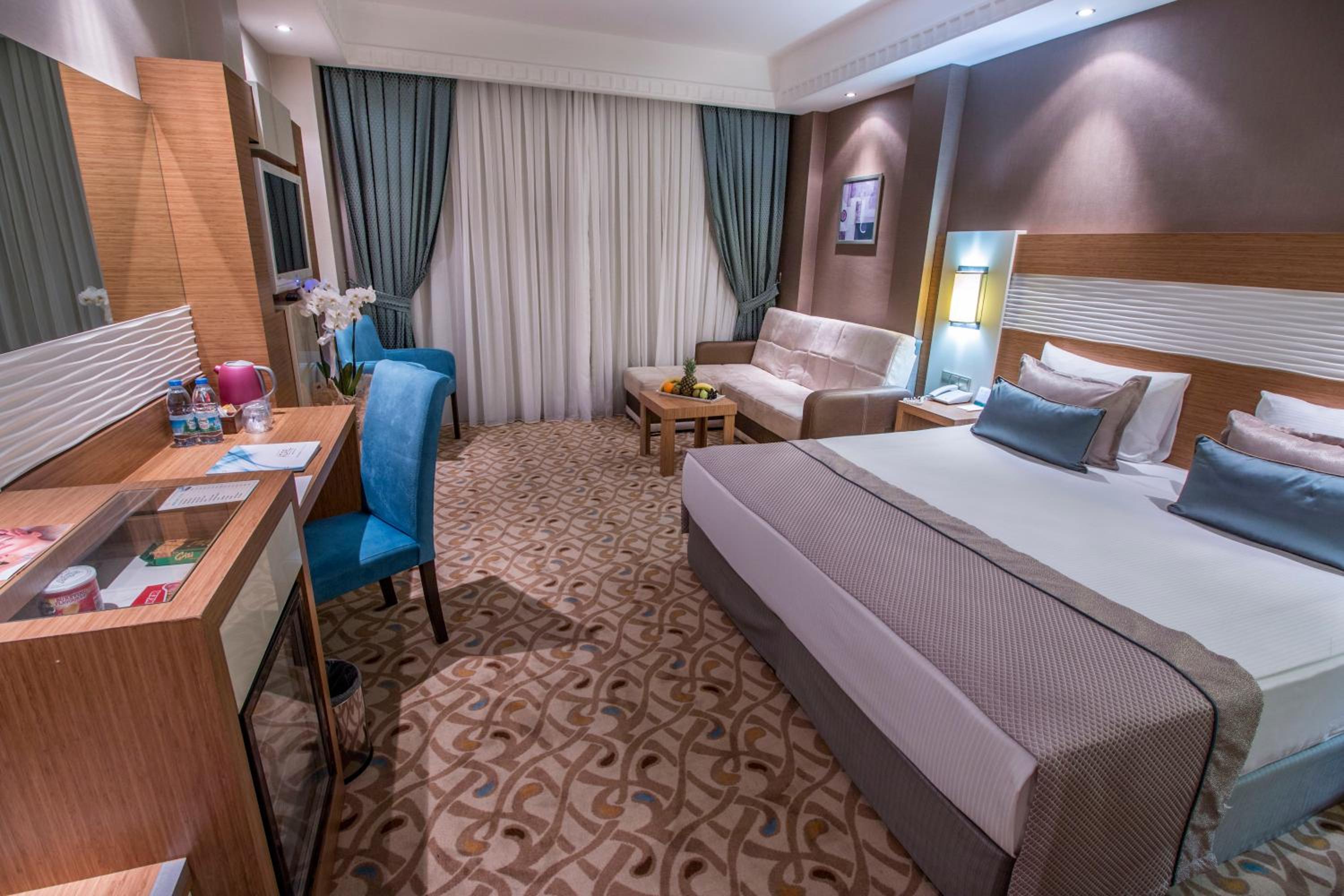 Standard Double or Twin Room (2 Adults + 1 Child) photo 1