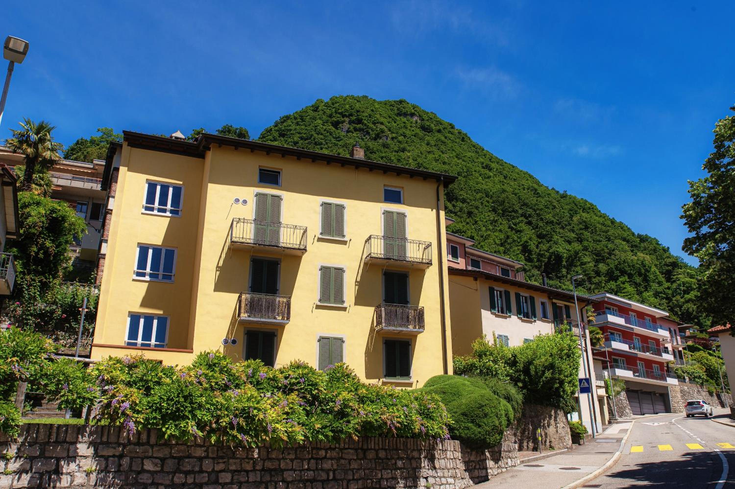 Apartment with Lake View photo 3