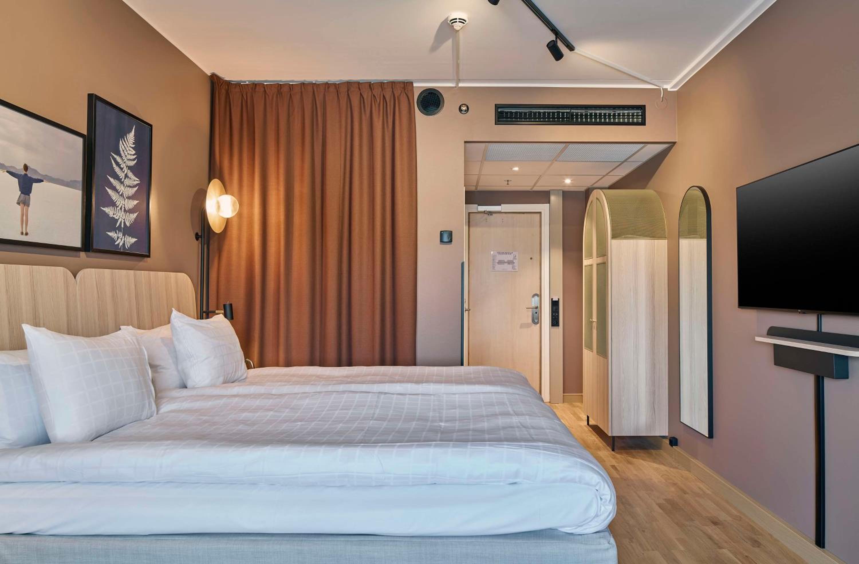 Standard King Room - Photo 1