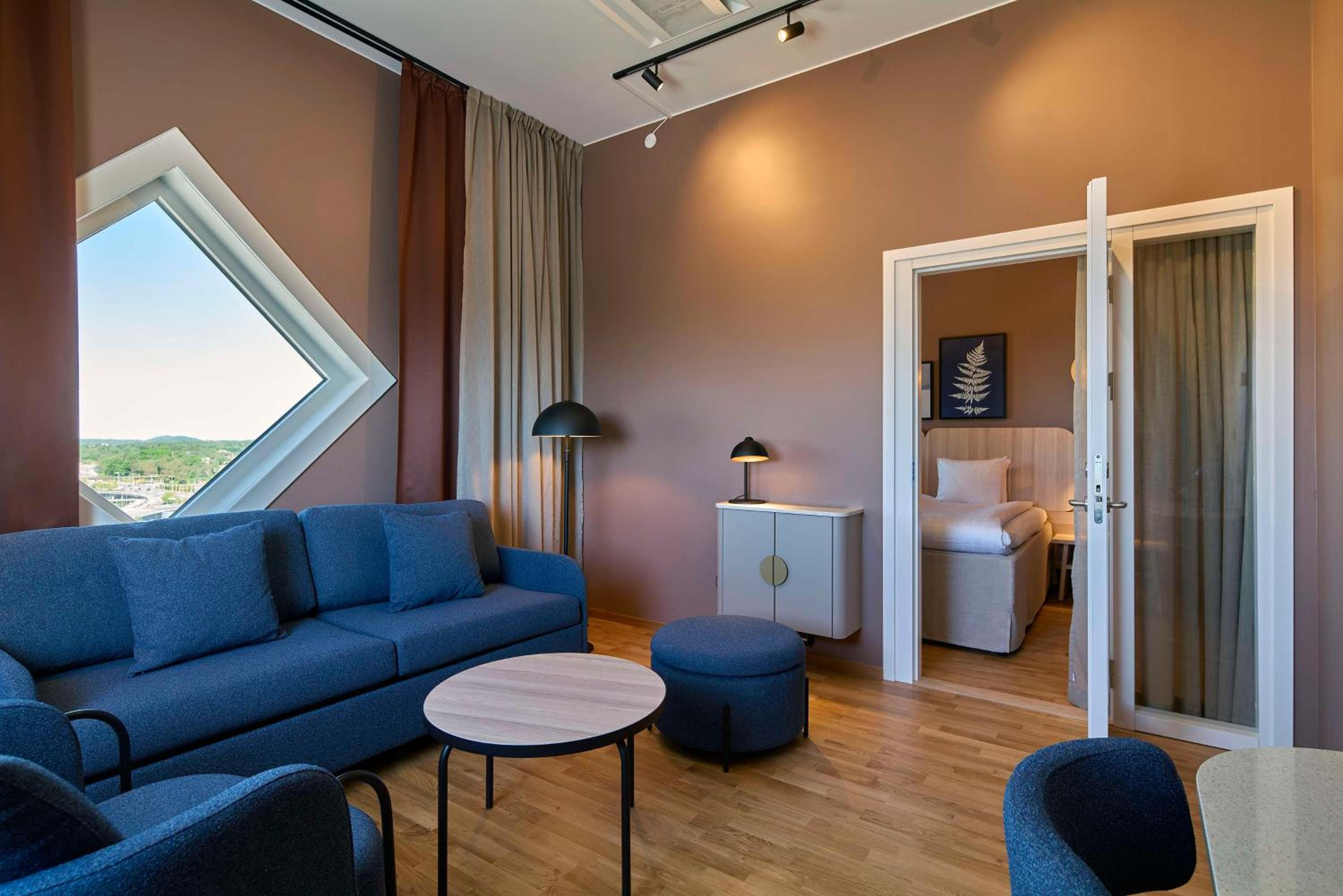 Suite - Photo 2